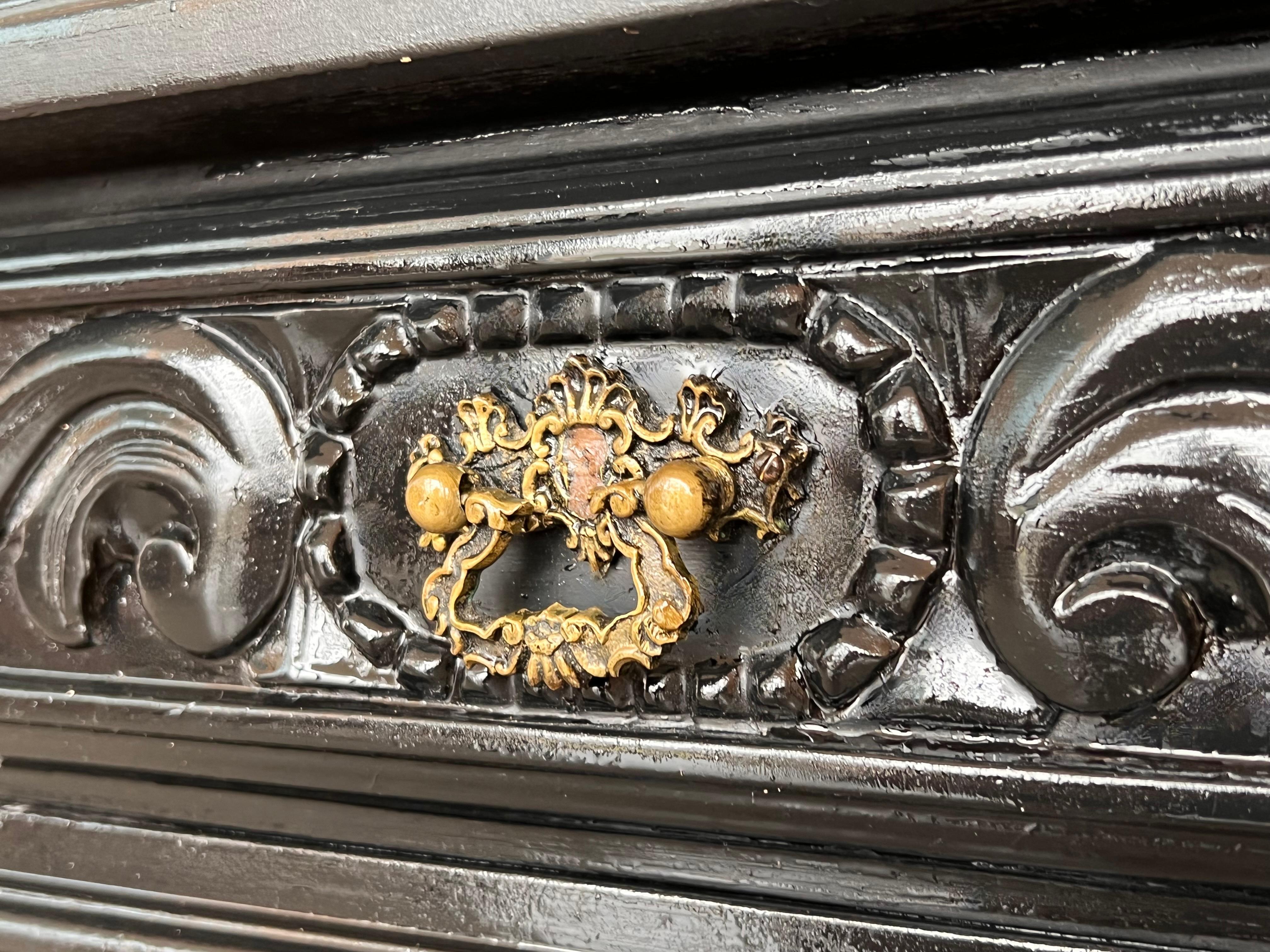 Pair of Carved Spanish Nightstands with Solomonic Columns and Drawer in Black 4