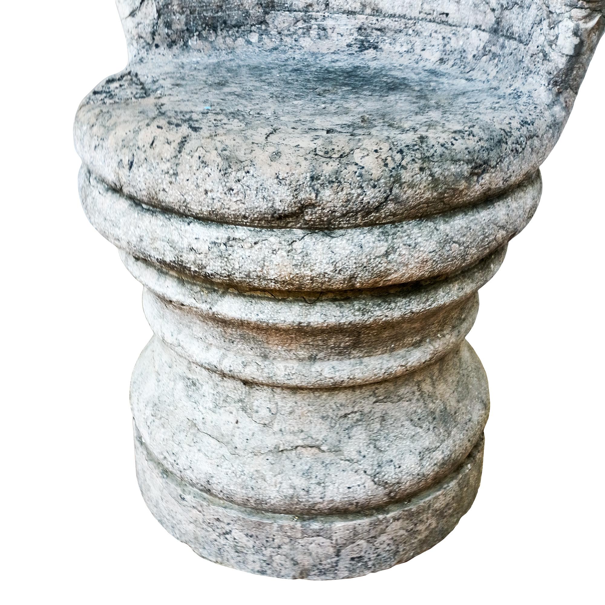 Pierre Paire de fauteuils en pierre sculptée - Espagne 1880-1900 en vente