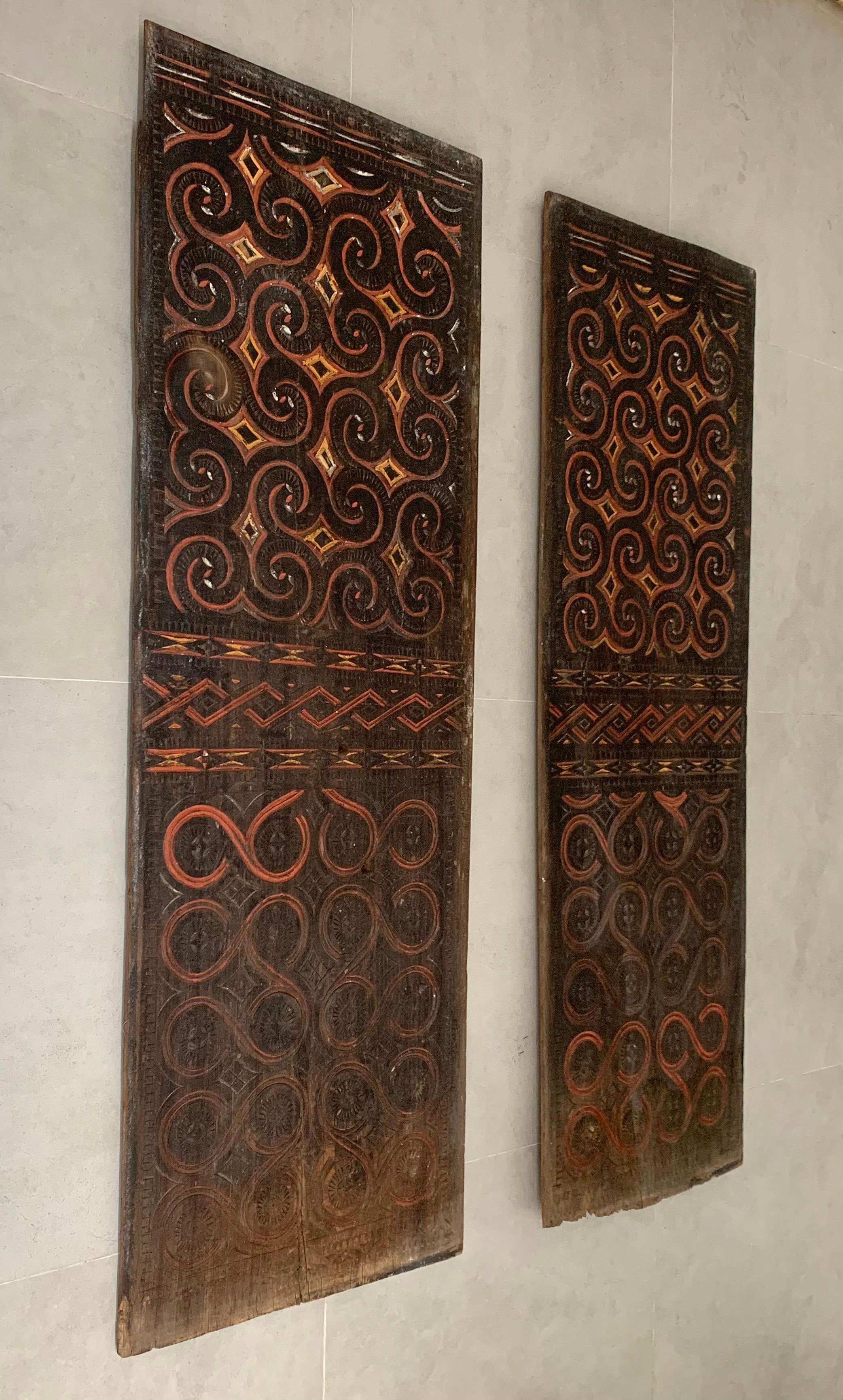 Pair of Carved Tribal Panels from Toraja House, Sulawesi, Indonesia, c. 1950 In Good Condition In Jimbaran, Bali