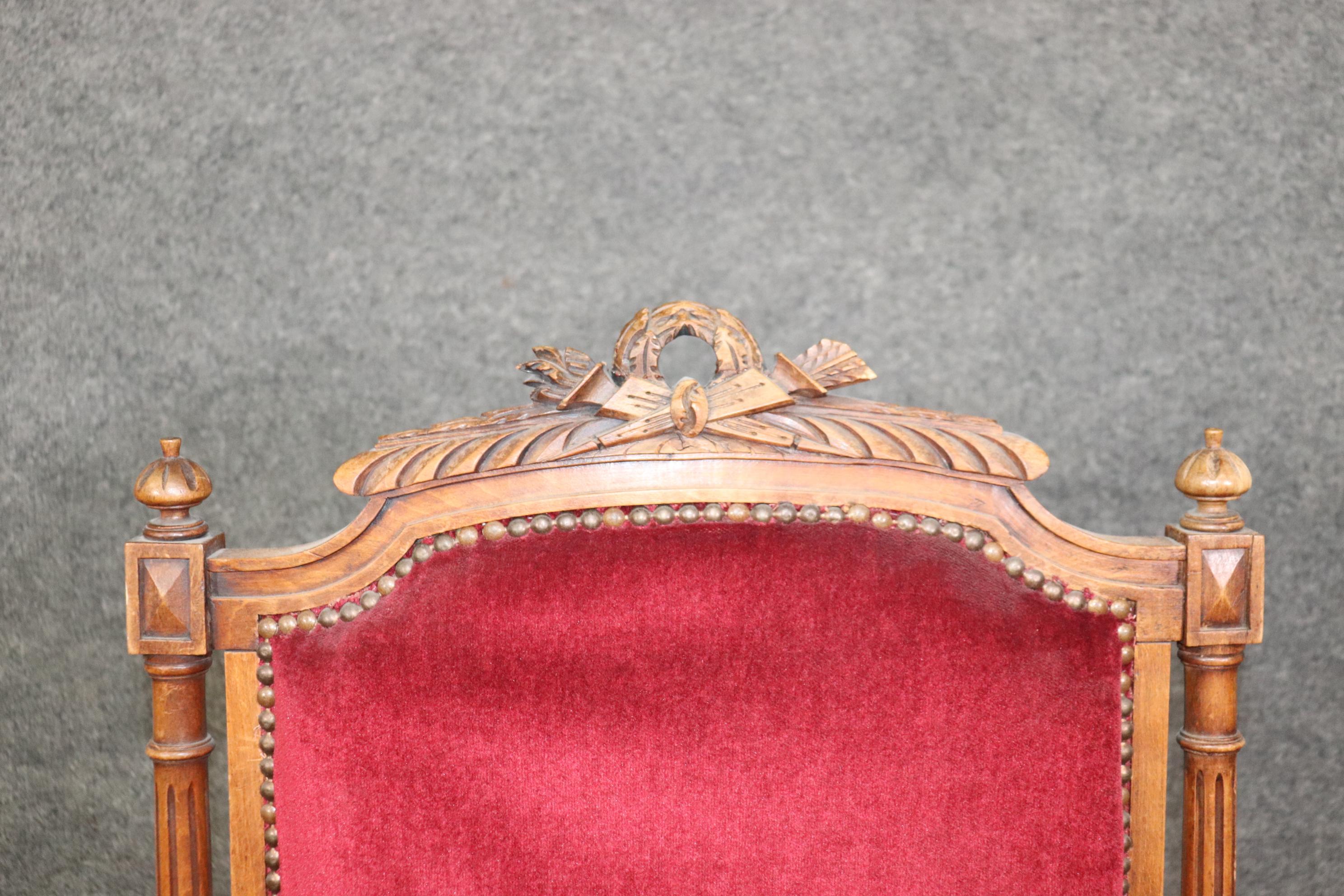 Pair of Carved Walnut Burgundy Velvet Louis XVI Fauteuil Armchairs, circa 1920 For Sale 7