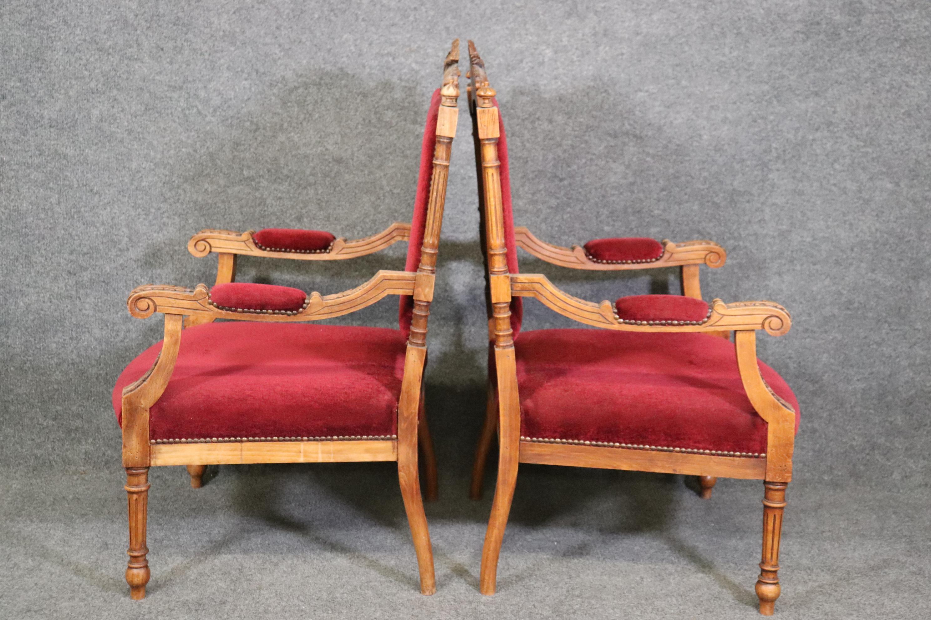 Pair of Carved Walnut Burgundy Velvet Louis XVI Fauteuil Armchairs, circa 1920 For Sale 3