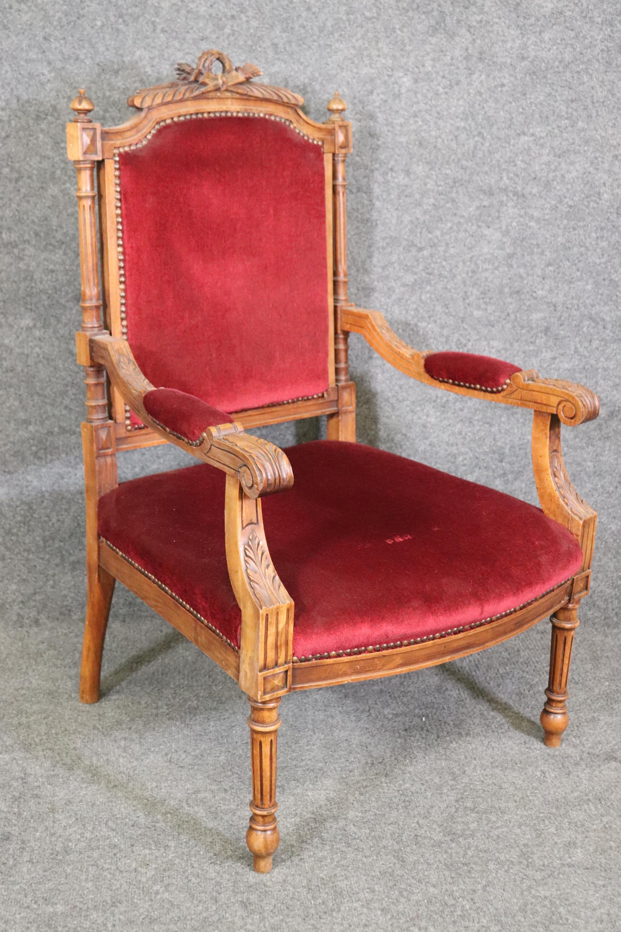 Pair of Carved Walnut Burgundy Velvet Louis XVI Fauteuil Armchairs, circa 1920 For Sale 4