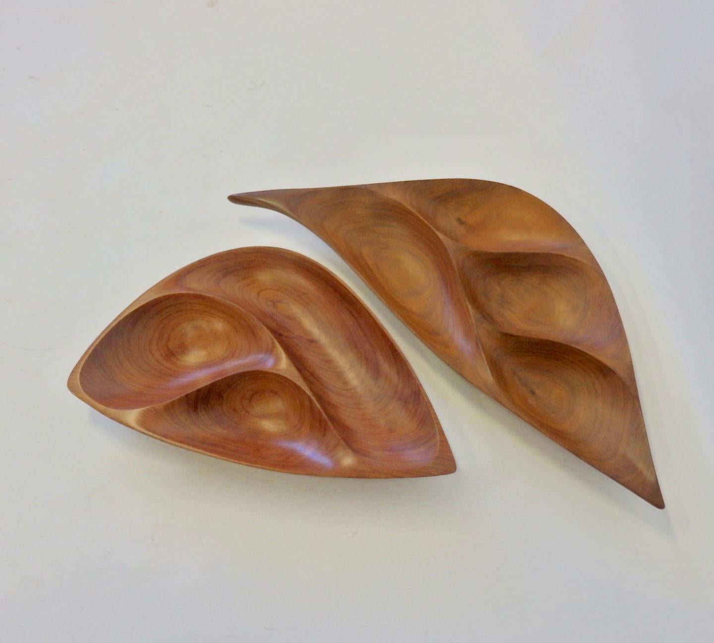 Pair of carved Wood Bowls by Emil Milan For Sale 2