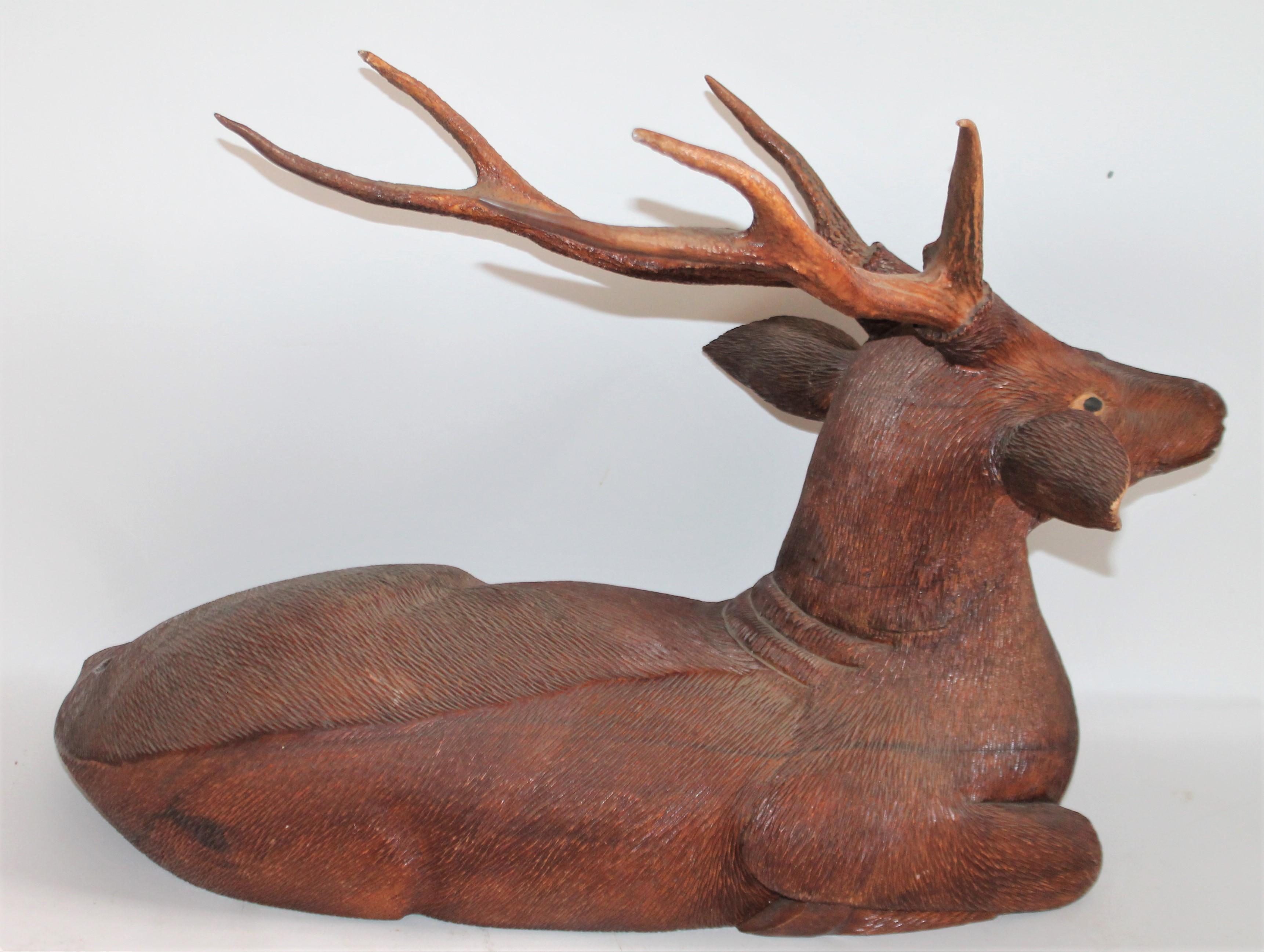 Pair of Carved Wood Folk Art Deer In Good Condition In Los Angeles, CA