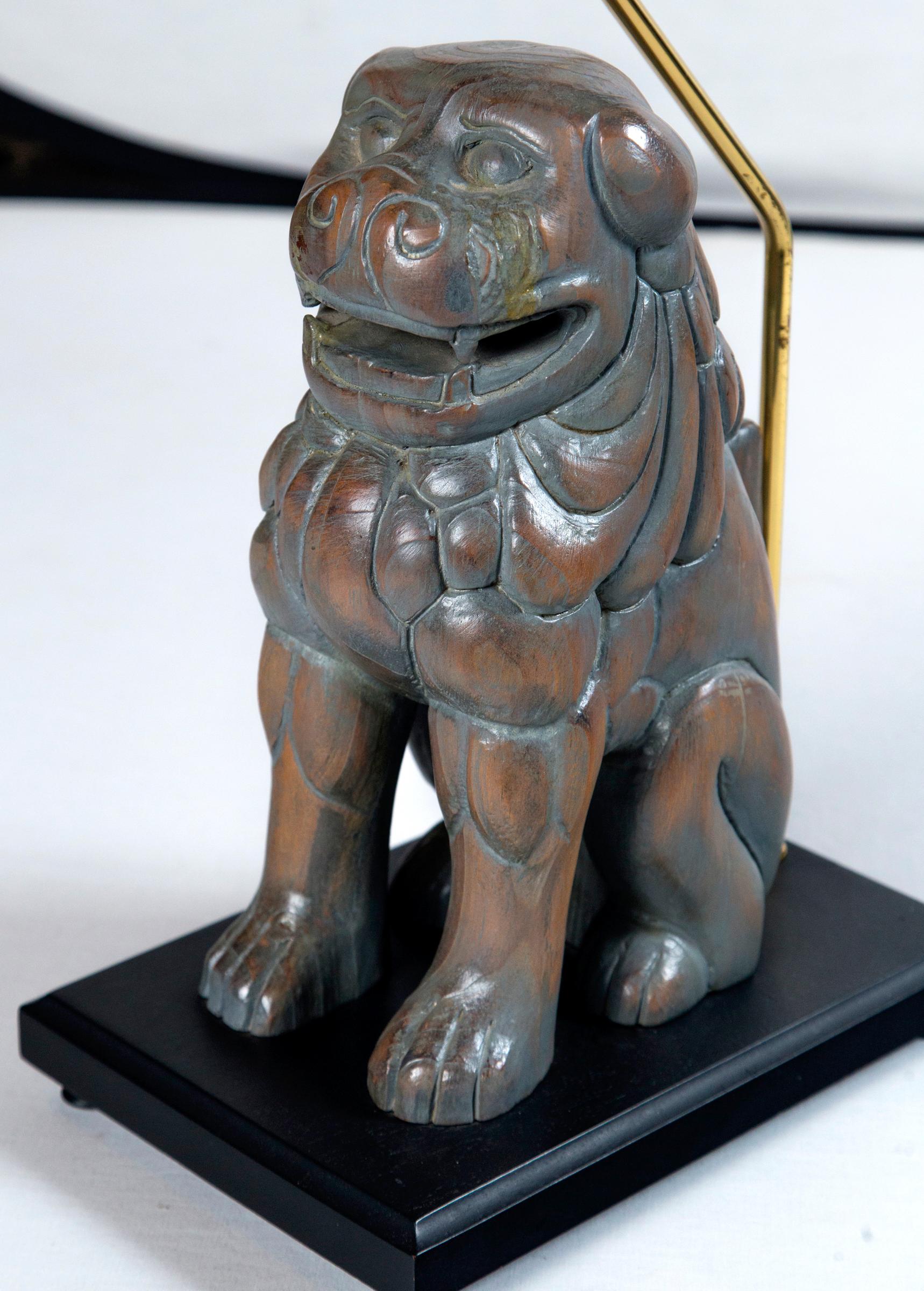 Bois Paire de lampes à chien en Wood Wood sculpté par Sarreid  en vente