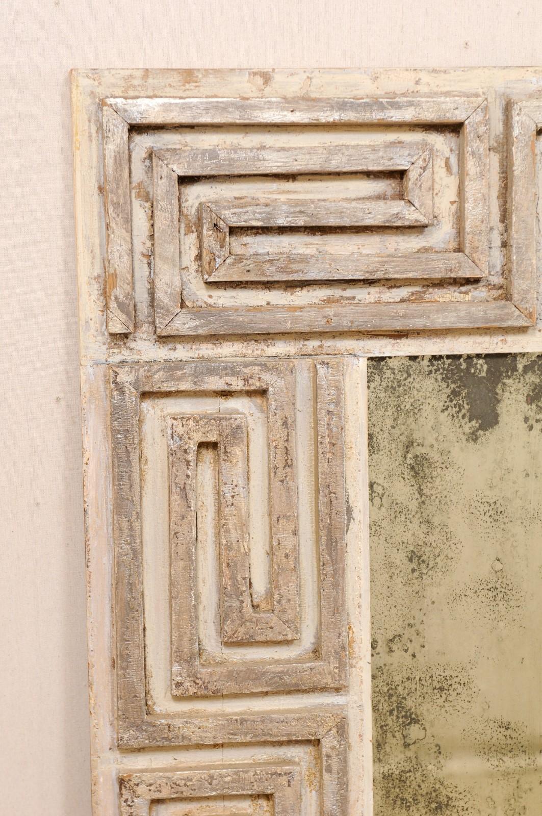 Bois Paire de miroirs anciens en bois sculpté à motif de clé grecque, datant du 20ème siècle en vente