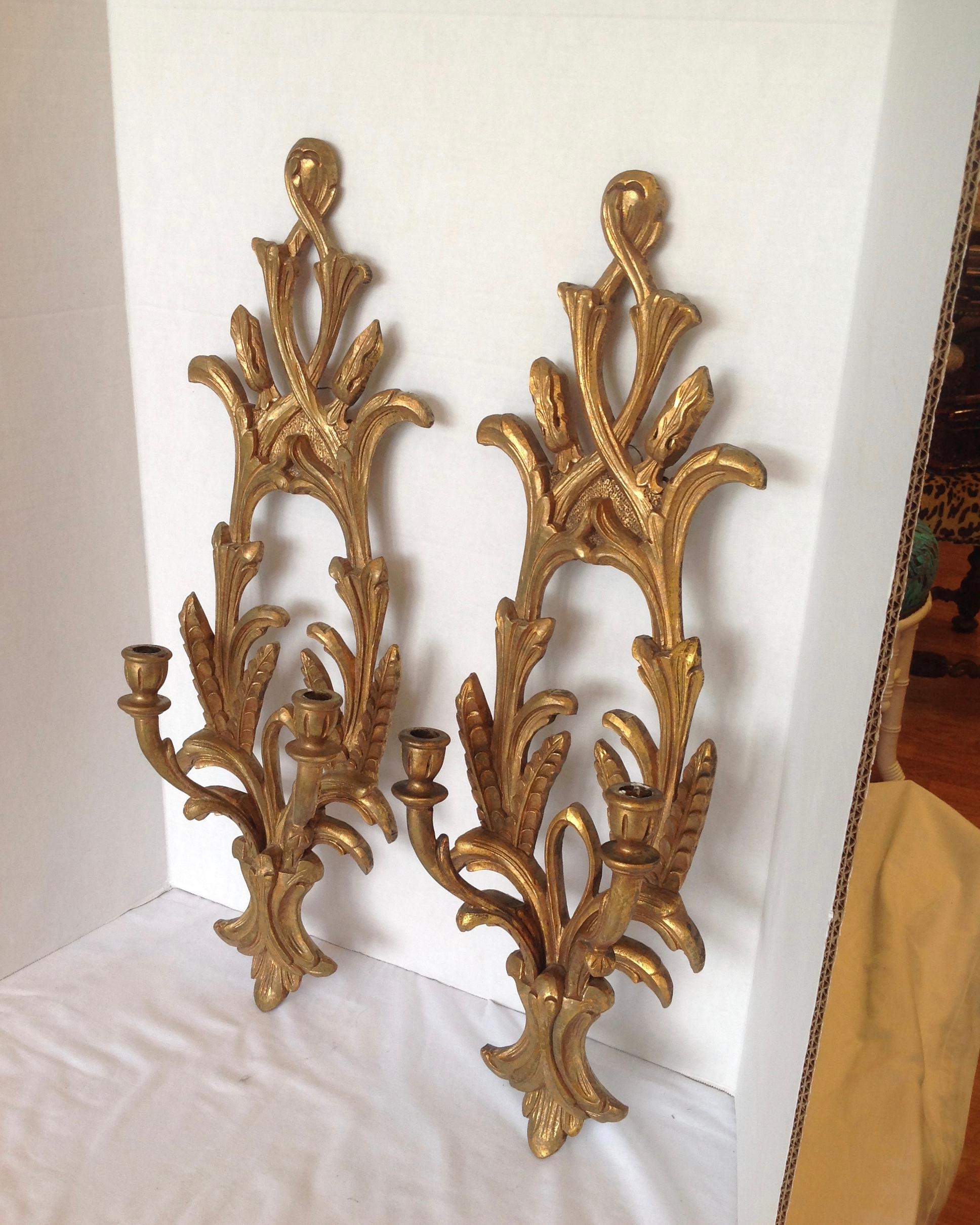 Mid-20th Century Pair of Carved Wood Italian Sconces