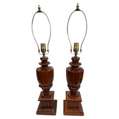 Paar geschnitzte Wood Wood Lampen