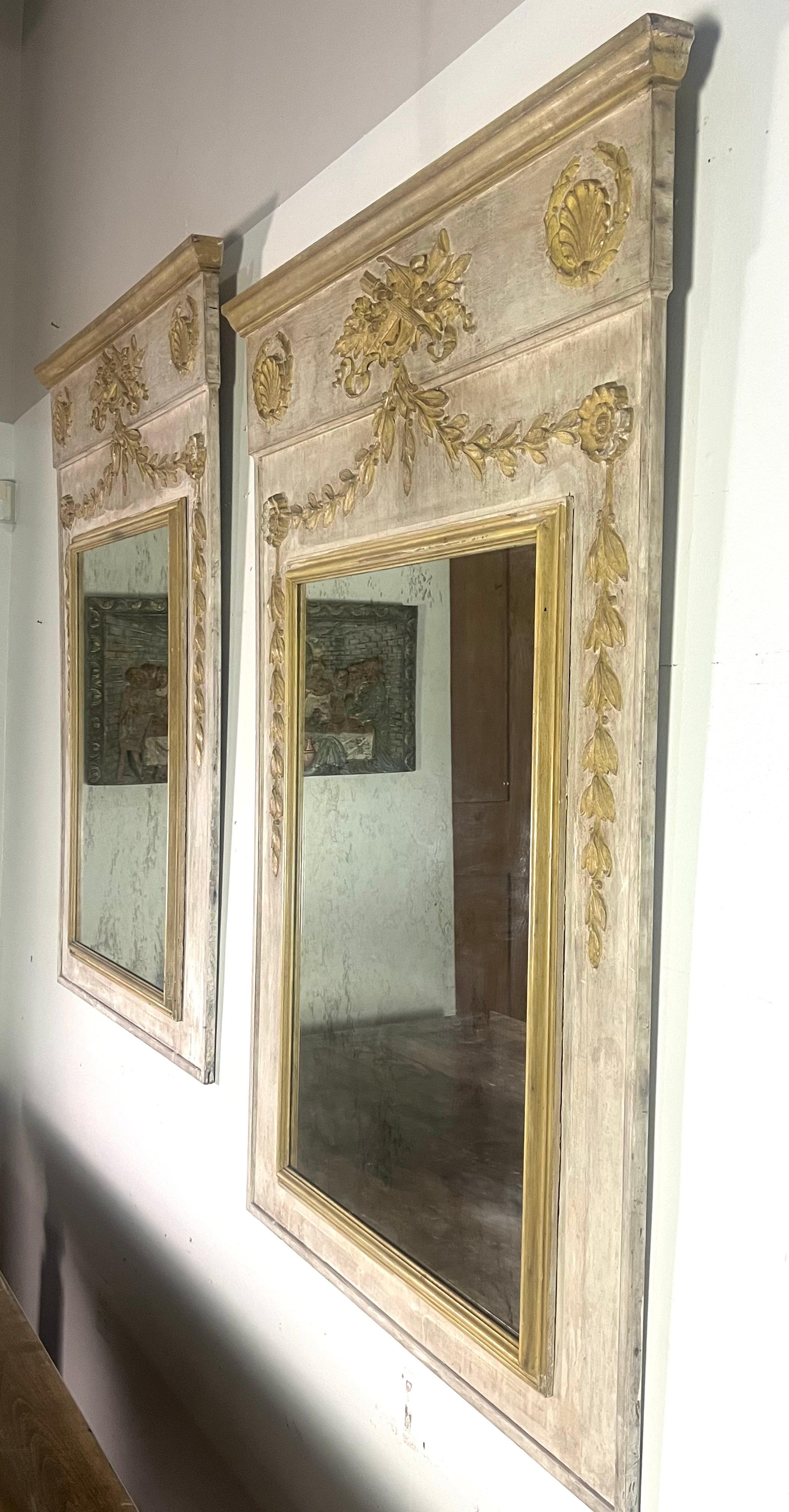 Coppia di specchi Trumeau in legno intagliato e dipinto C.C. 1930 in vendita 3
