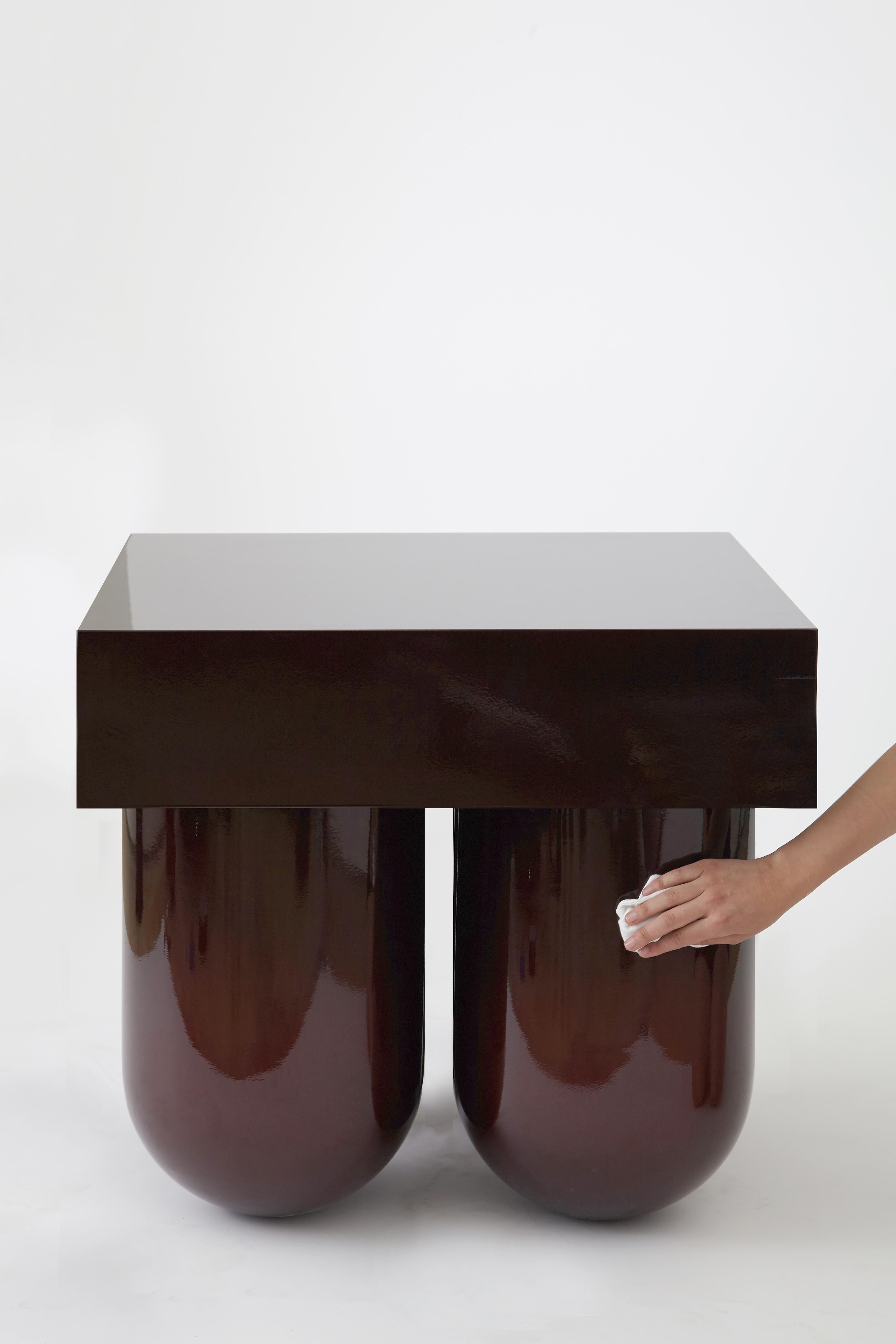 Pair of Carved Wood Set No. 5 Tables by Müsing-Sellés In New Condition For Sale In Geneve, CH