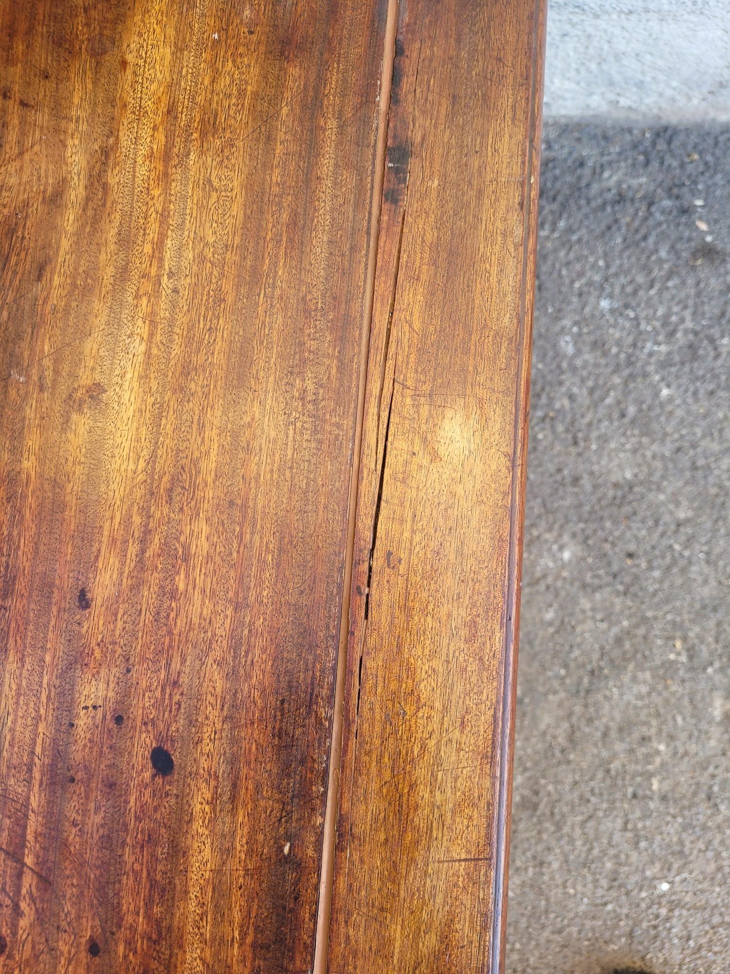 Coppia di poltrone in legno intagliato, Cina, fine XIX-inizio XX secolo in vendita 7