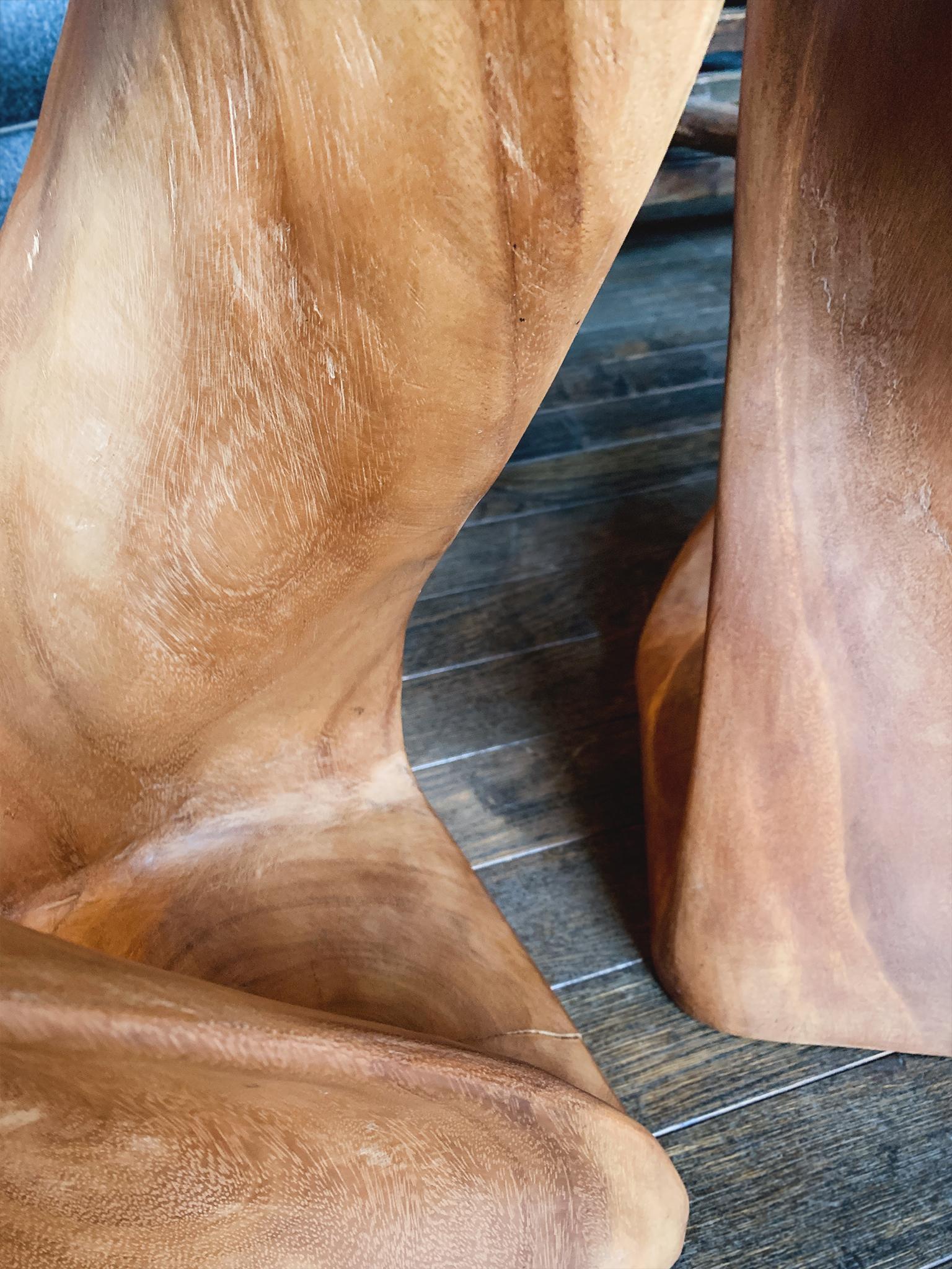 Pair of Carved Wooden Pedestals en vente 1