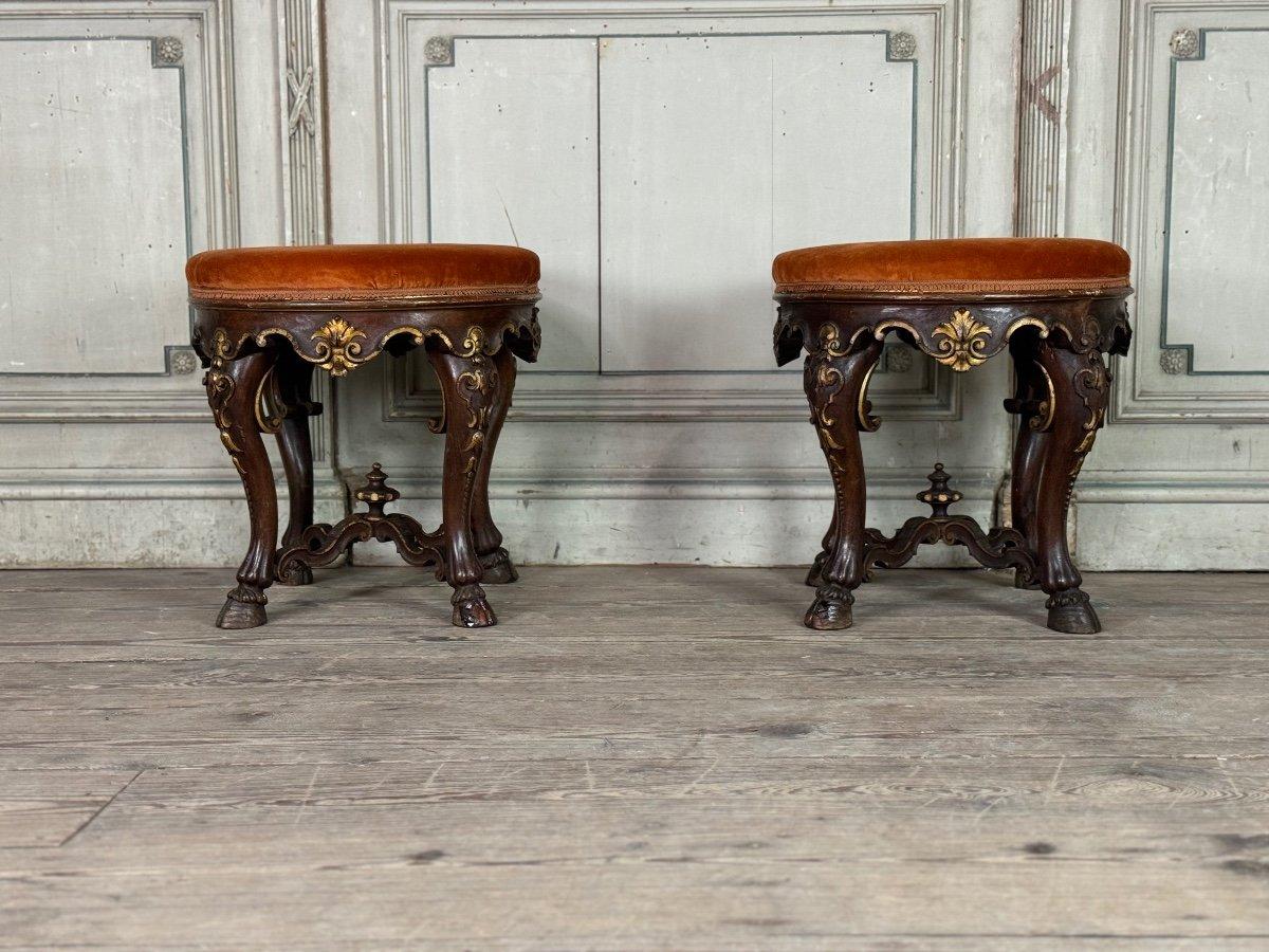 Pair of carved wooden stools, circa 1900, marked F. Morin, Florence In Good Condition In Honnelles, WHT