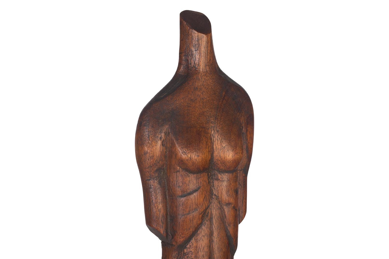 Coppia di busti di legno intagliati di una femmina e di un maschio In condizioni buone in vendita a Dallas, TX