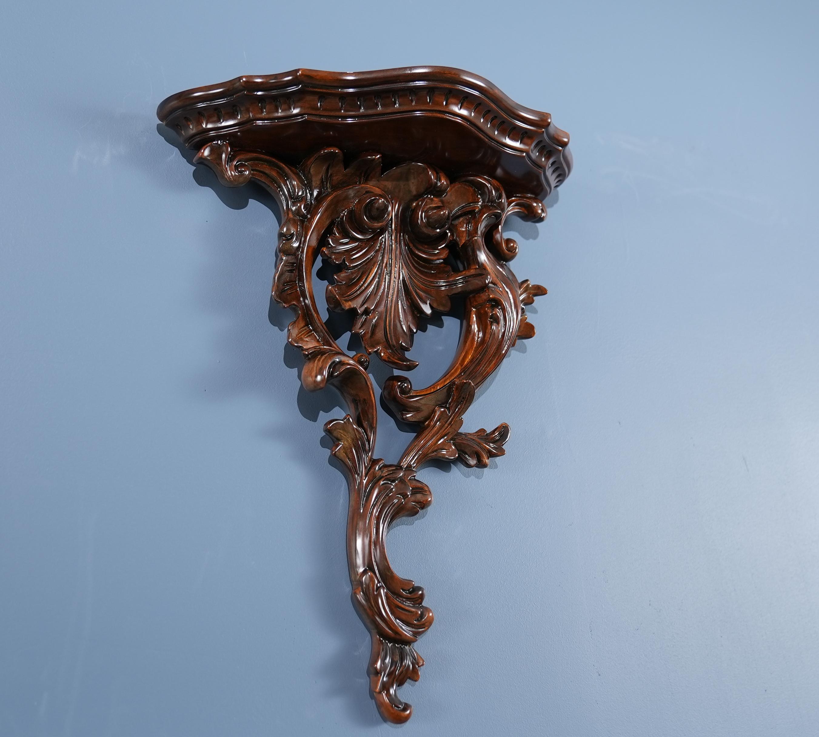 Pair of Carved Wooden Wall Sconces For Sale 4