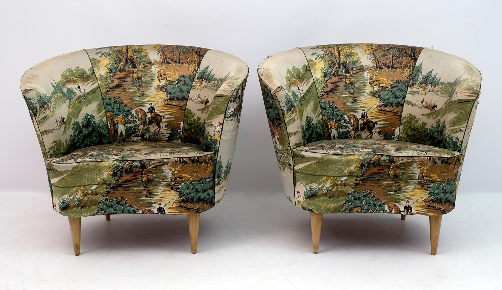 Pair of armchairs produced by Casa e Giardino in the style of Gio Ponti, the upholstery needs to be redone, while the structure is sturdy and solid.

