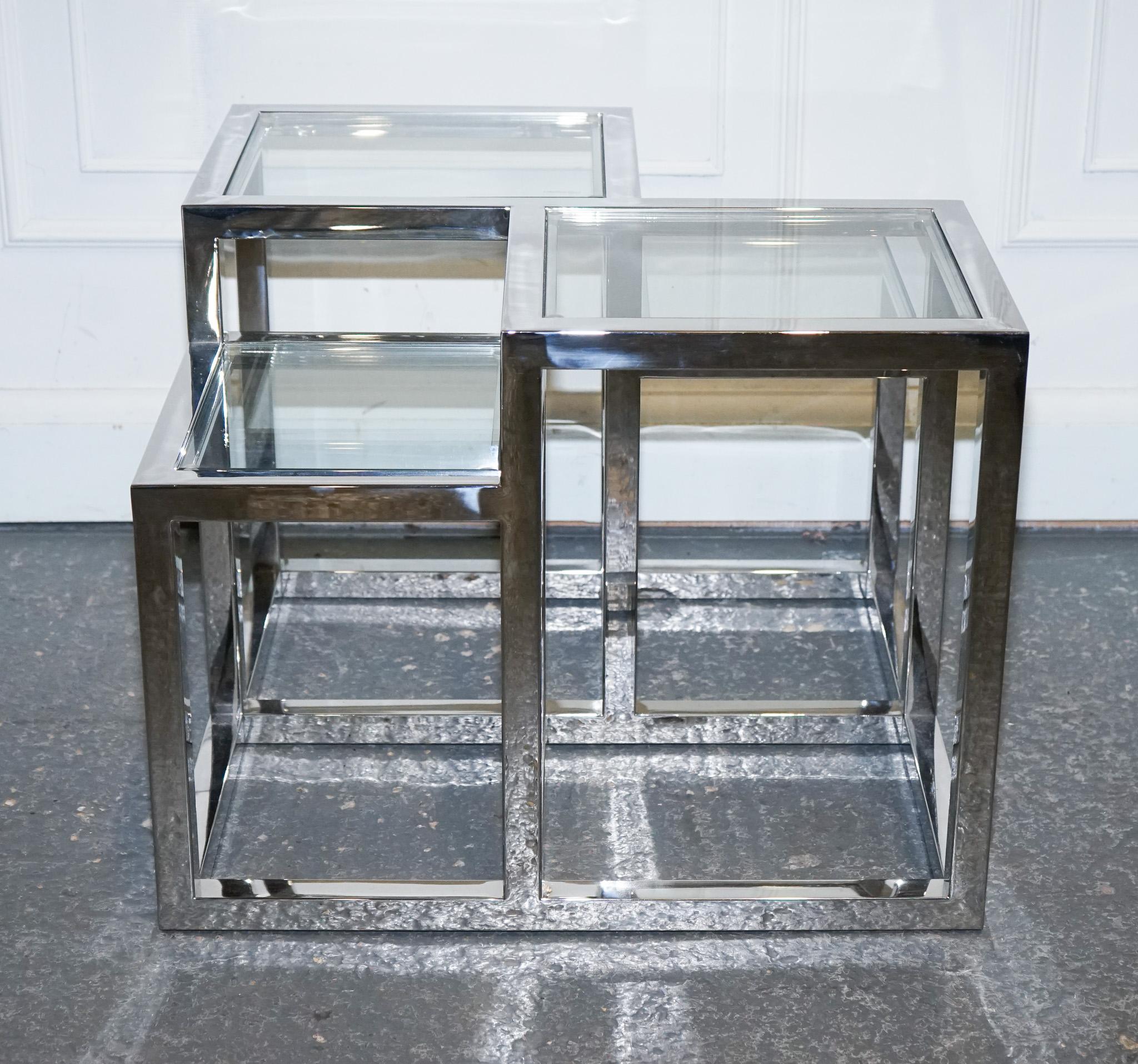 PAIR OF CASA PADRiNO ART DECO  Style GLASS POLISHED STAINLESS STEEL SIDE TABLES im Zustand „Gut“ im Angebot in Pulborough, GB