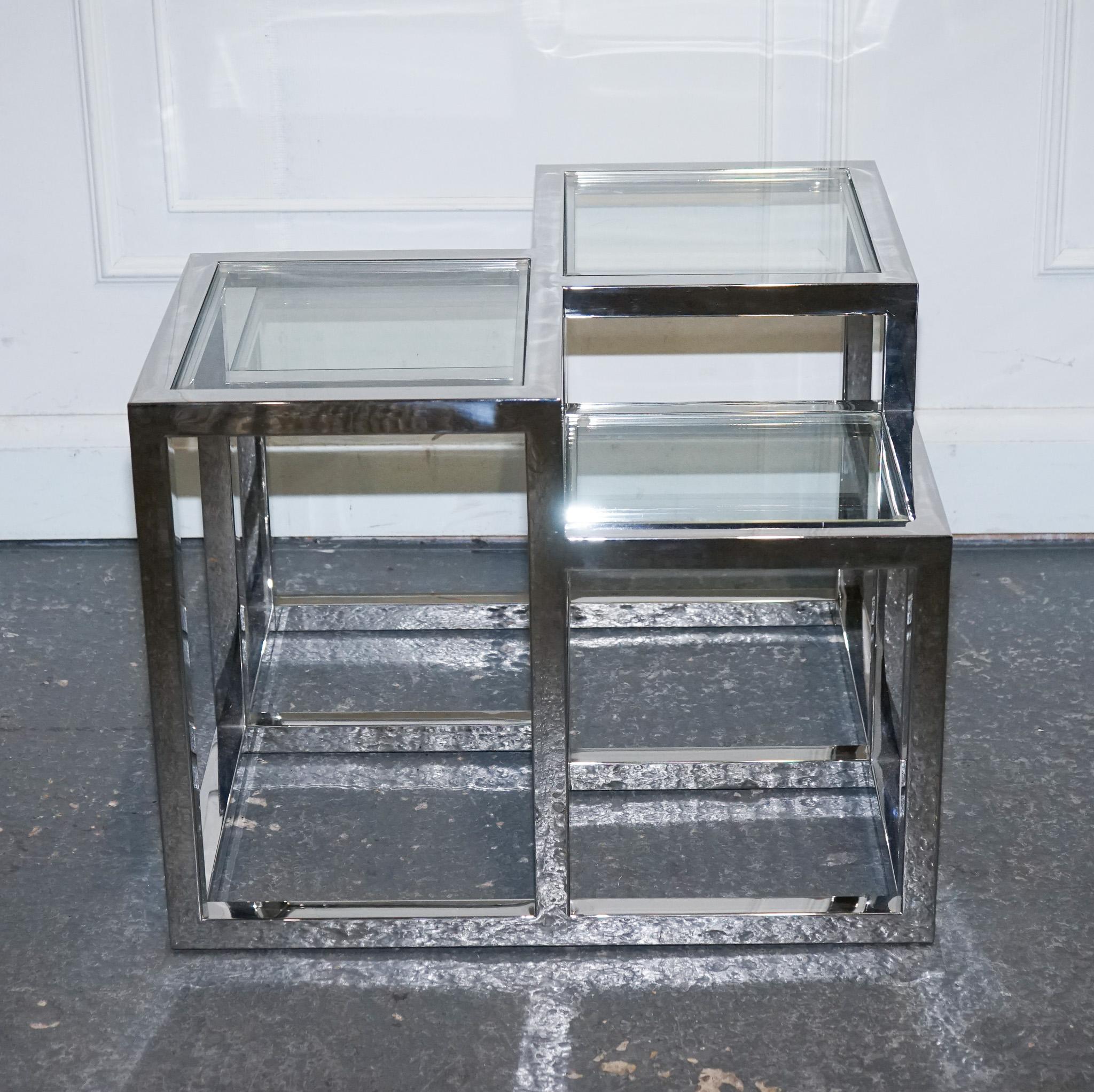 PAIR OF CASA PADRiNO ART DECO  Style GLASS POLISHED STAINLESS STEEL SIDE TABLES (20. Jahrhundert) im Angebot