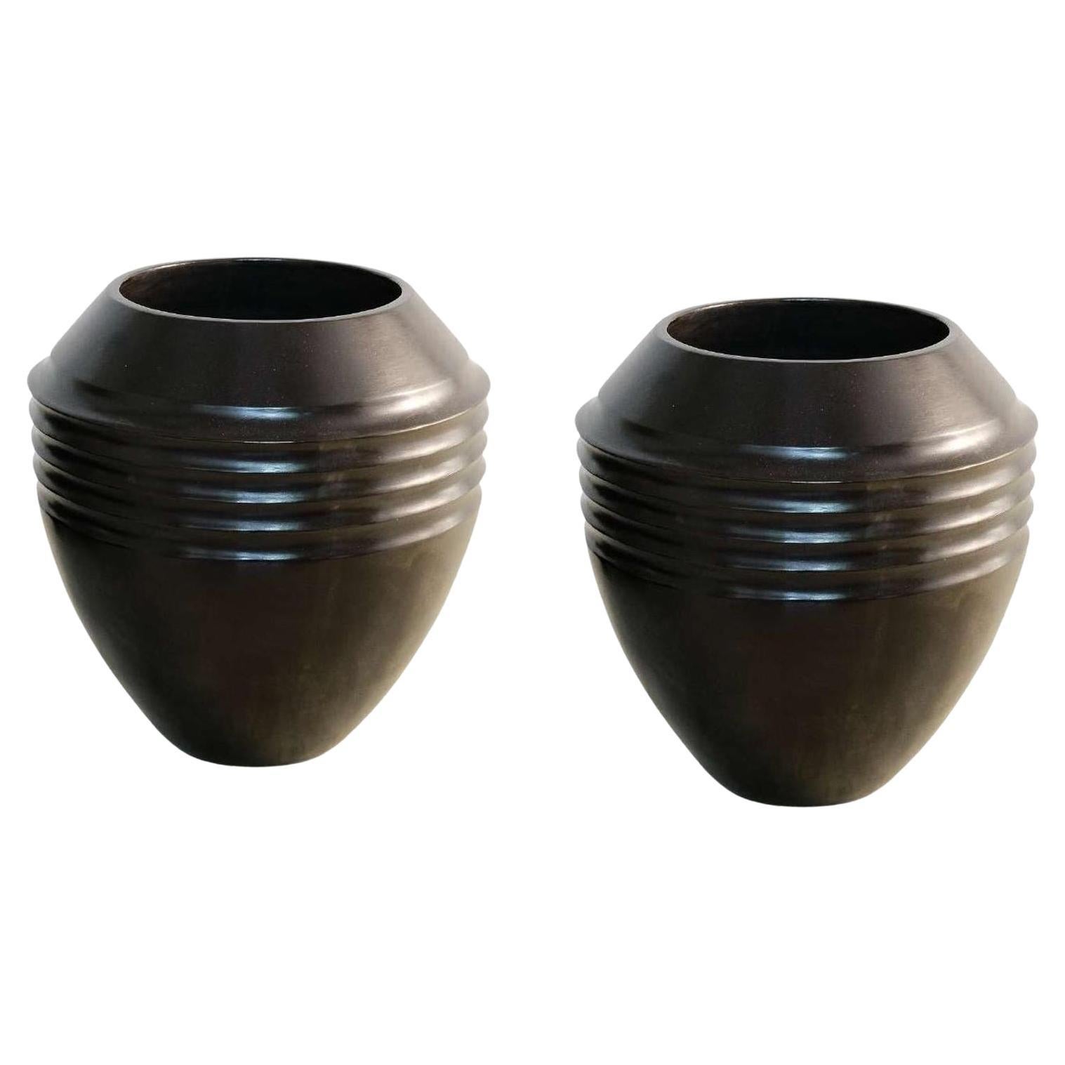 Ein Paar kaskabelförmige Vasen von Onora