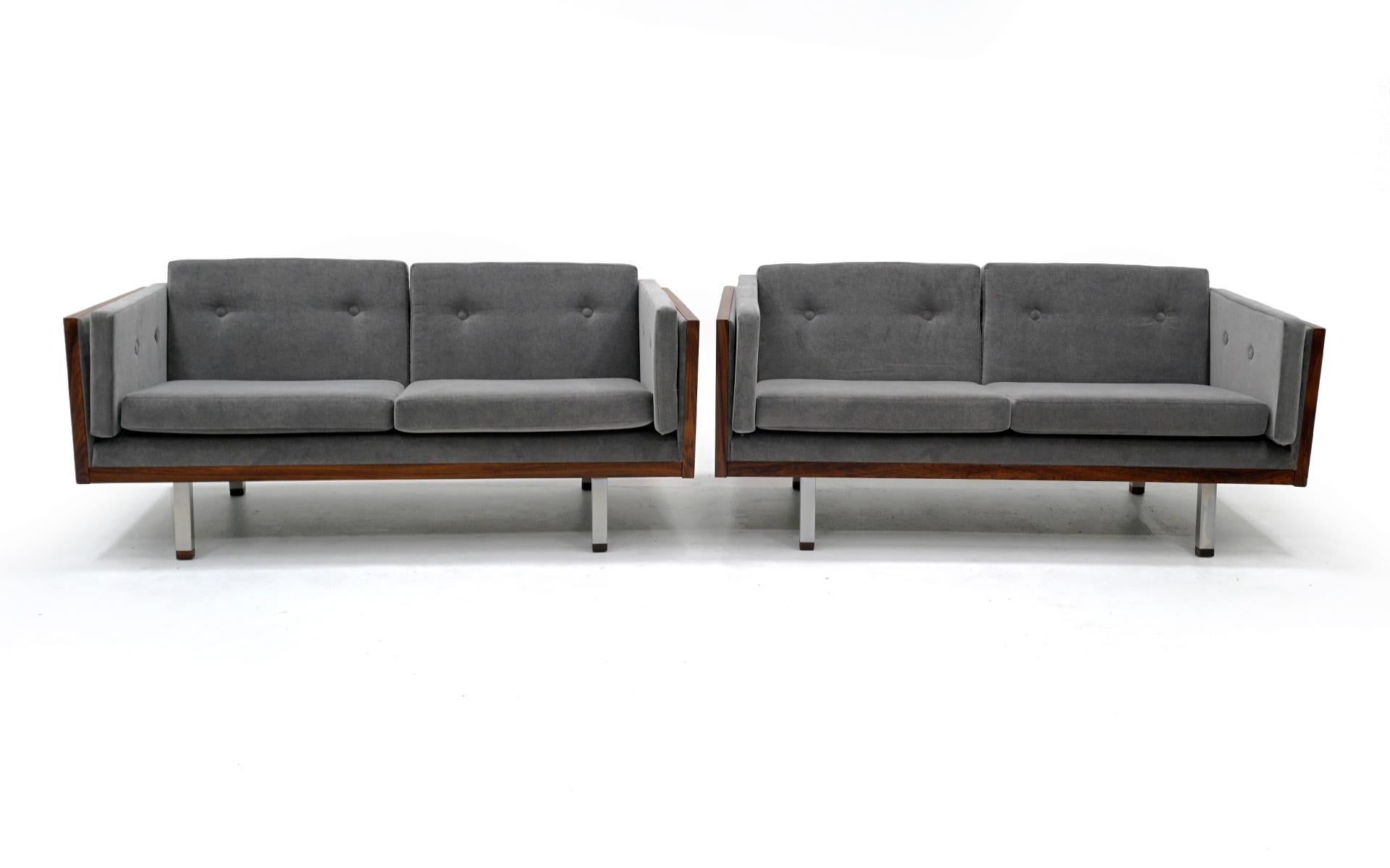 Scandinavian Modern Pair of Case Settees or Loveseats by Jydsk Møbelværk, Rosewood and Gray Velvet