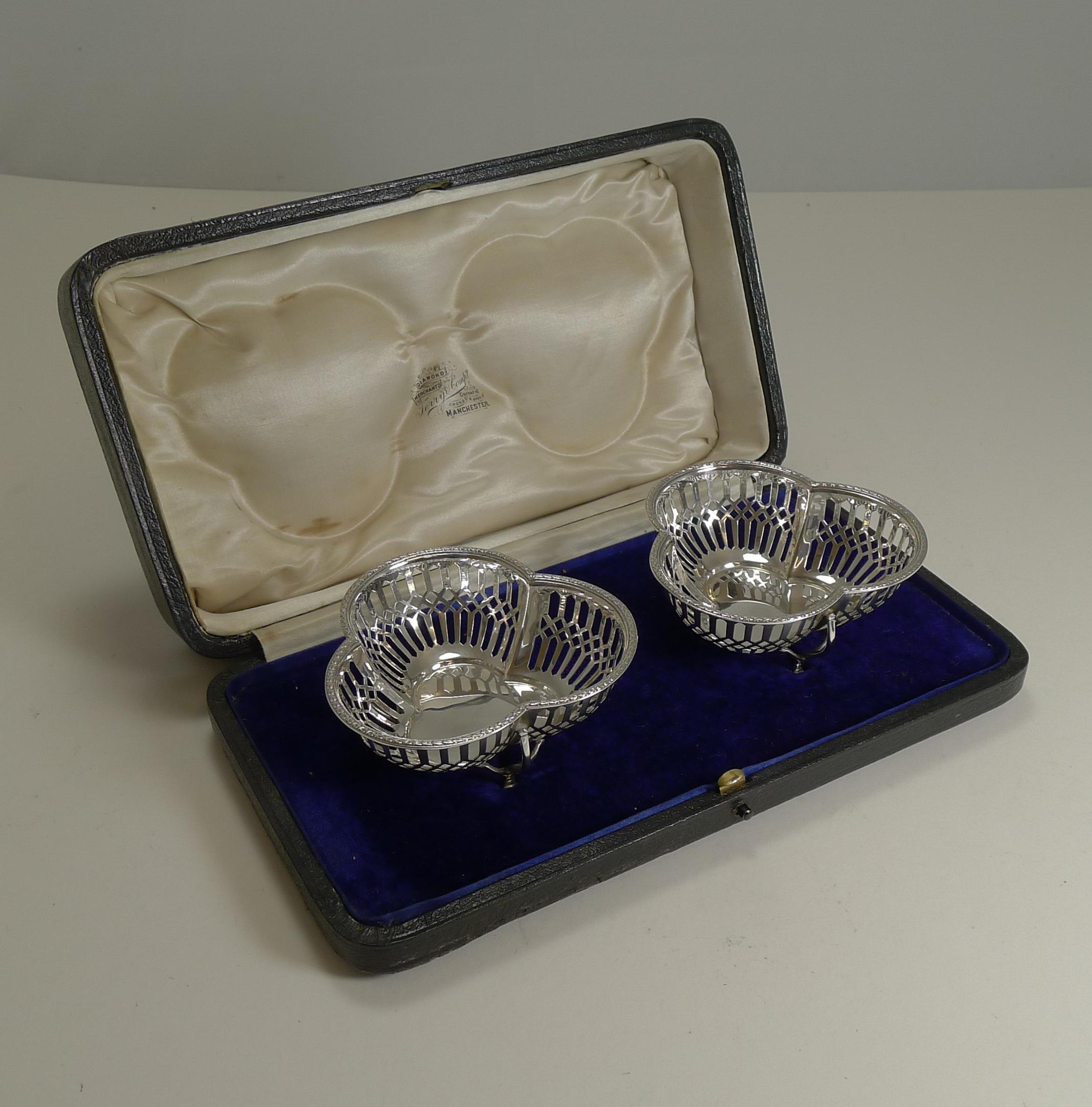 Pair of Cased English Sterling Silver Baskets, 1910 2
