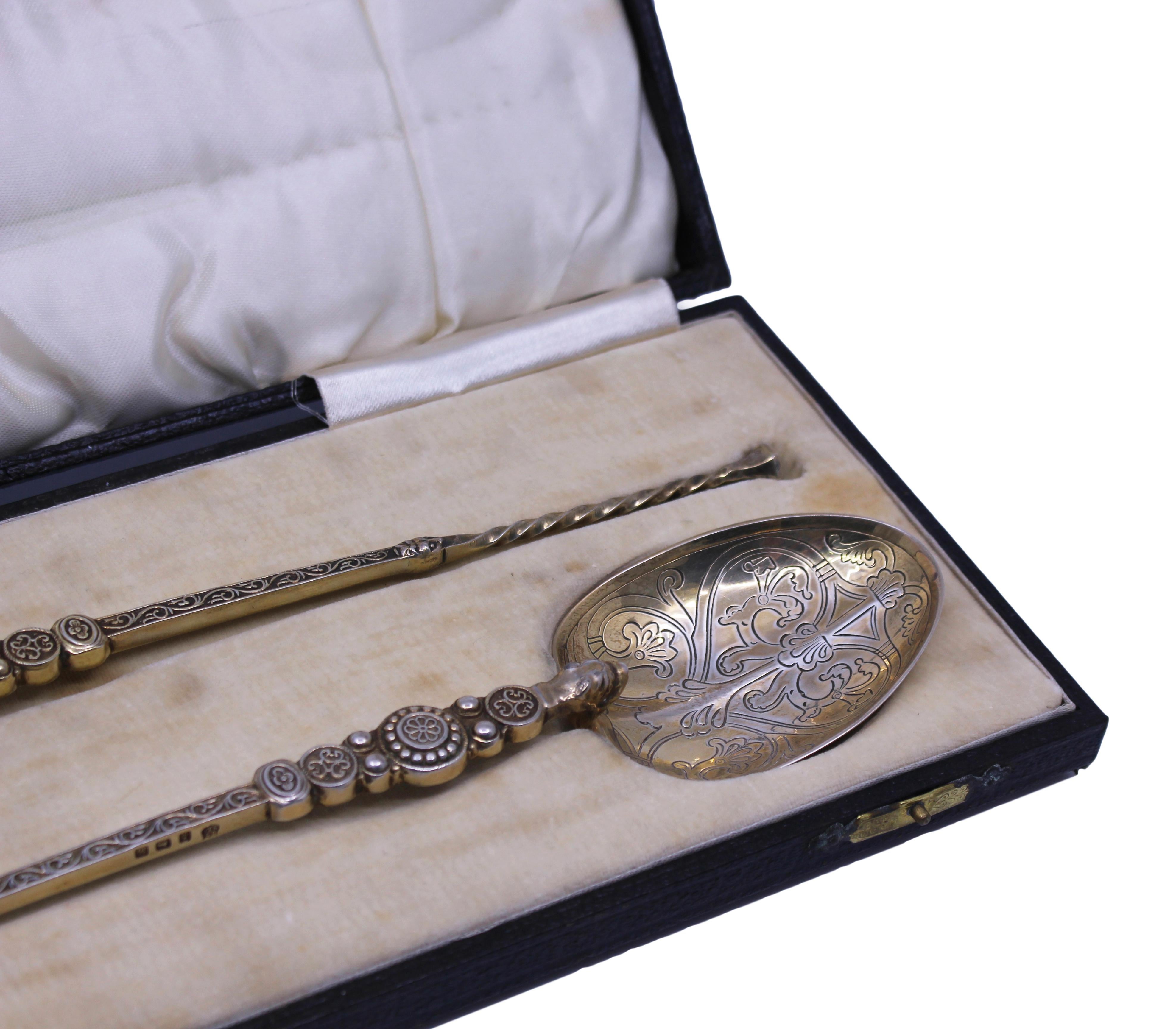 20th Century Pair of Cased Silver Gilt Anointing Spoons Birmingham, 1936 For Sale