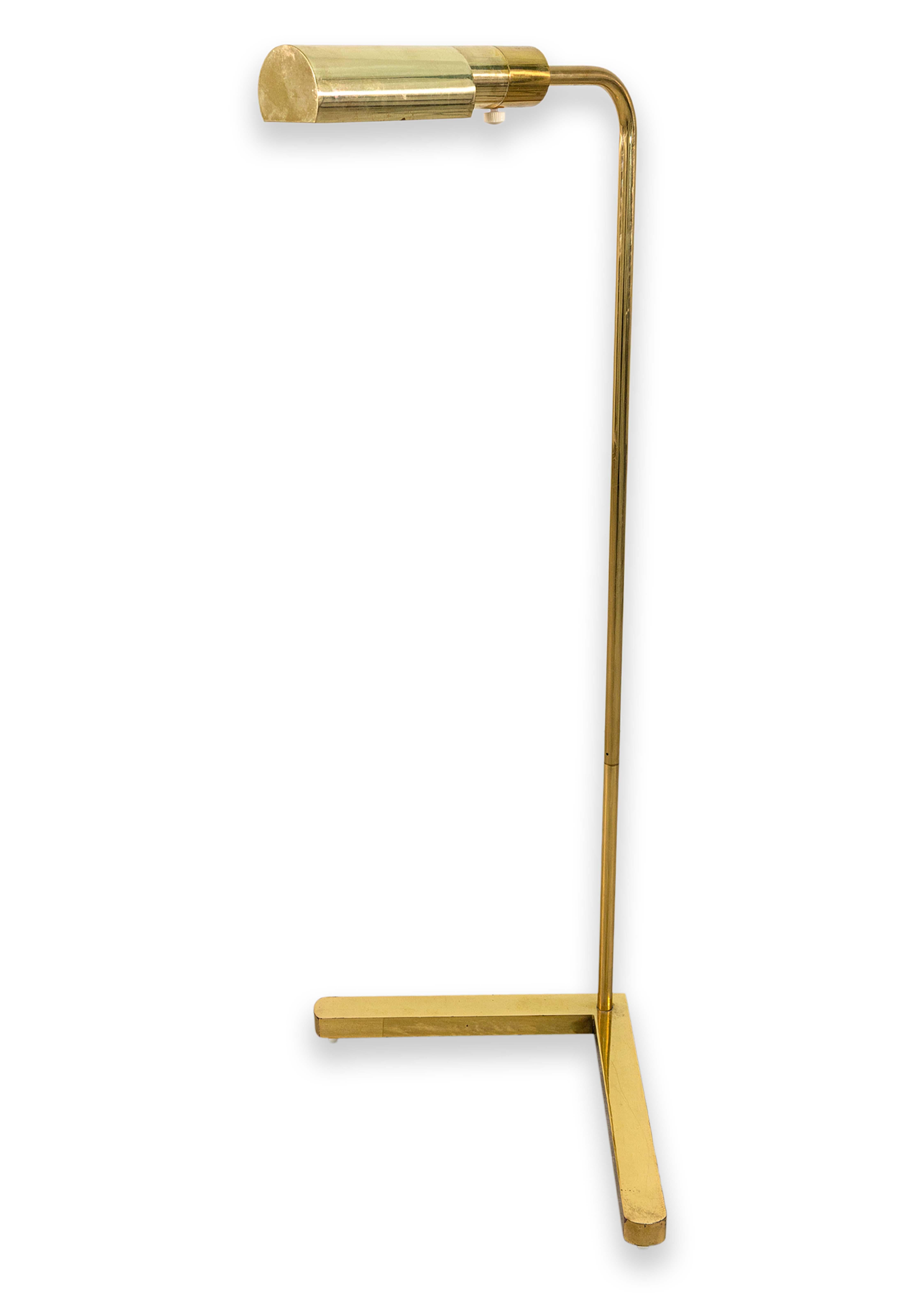 Coppia di lampade da terra articolate in ottone lucido di Casella, stile metà del secolo scorso. 1