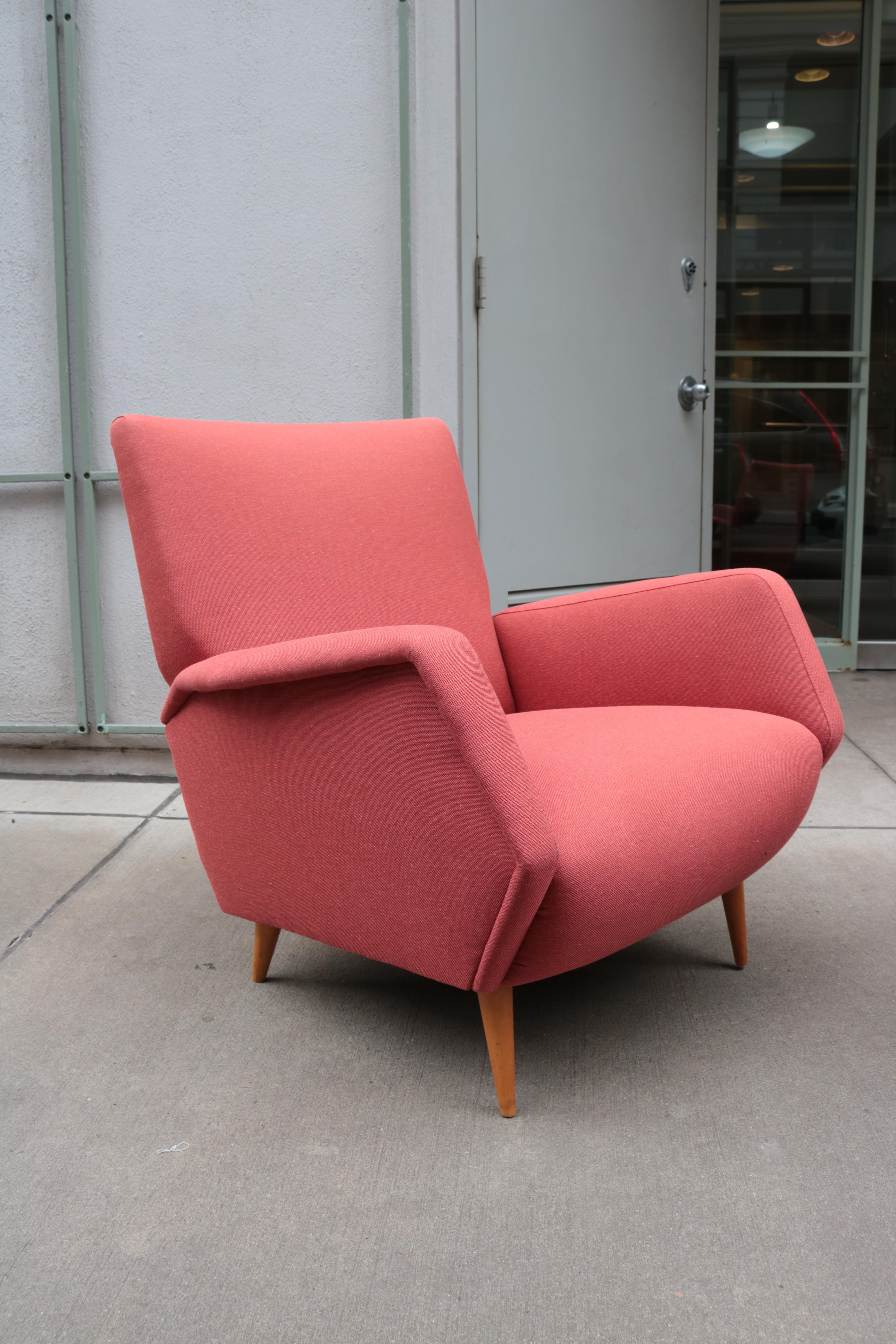 Mid-Century Modern Pair of Cassina Armchairs Designed by Gio Ponti For Sale