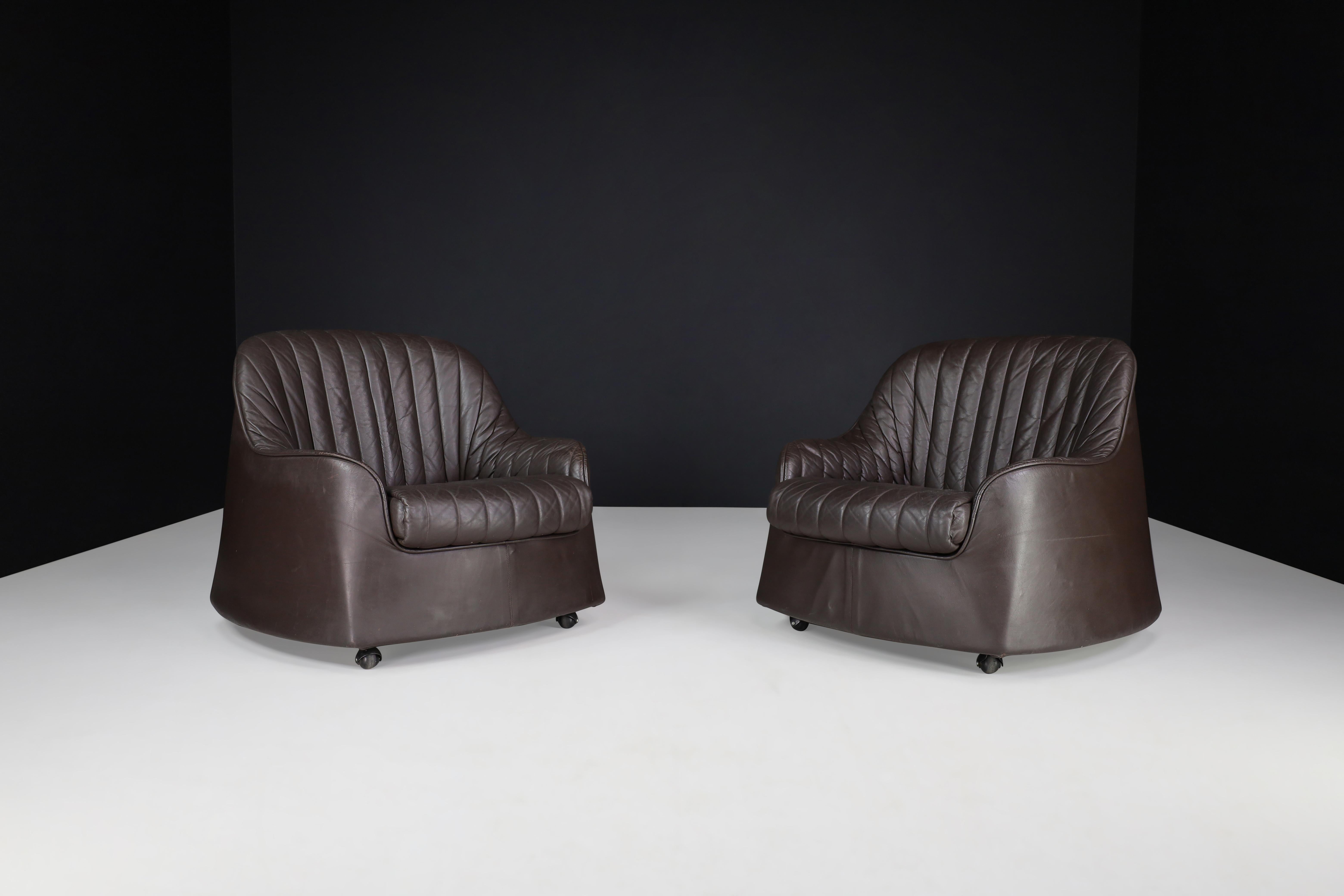 Cassina Ciprea Lounge chairs by Tobia and Afra Scarpa, 1970s, Italy

Beautiful lounge chairs made in Italy by Tobia and Afra Scarpa for Cassina in Italy 1970s. Organic, scooped-out shape and soft, quality leather make these chairs feel as cozy as