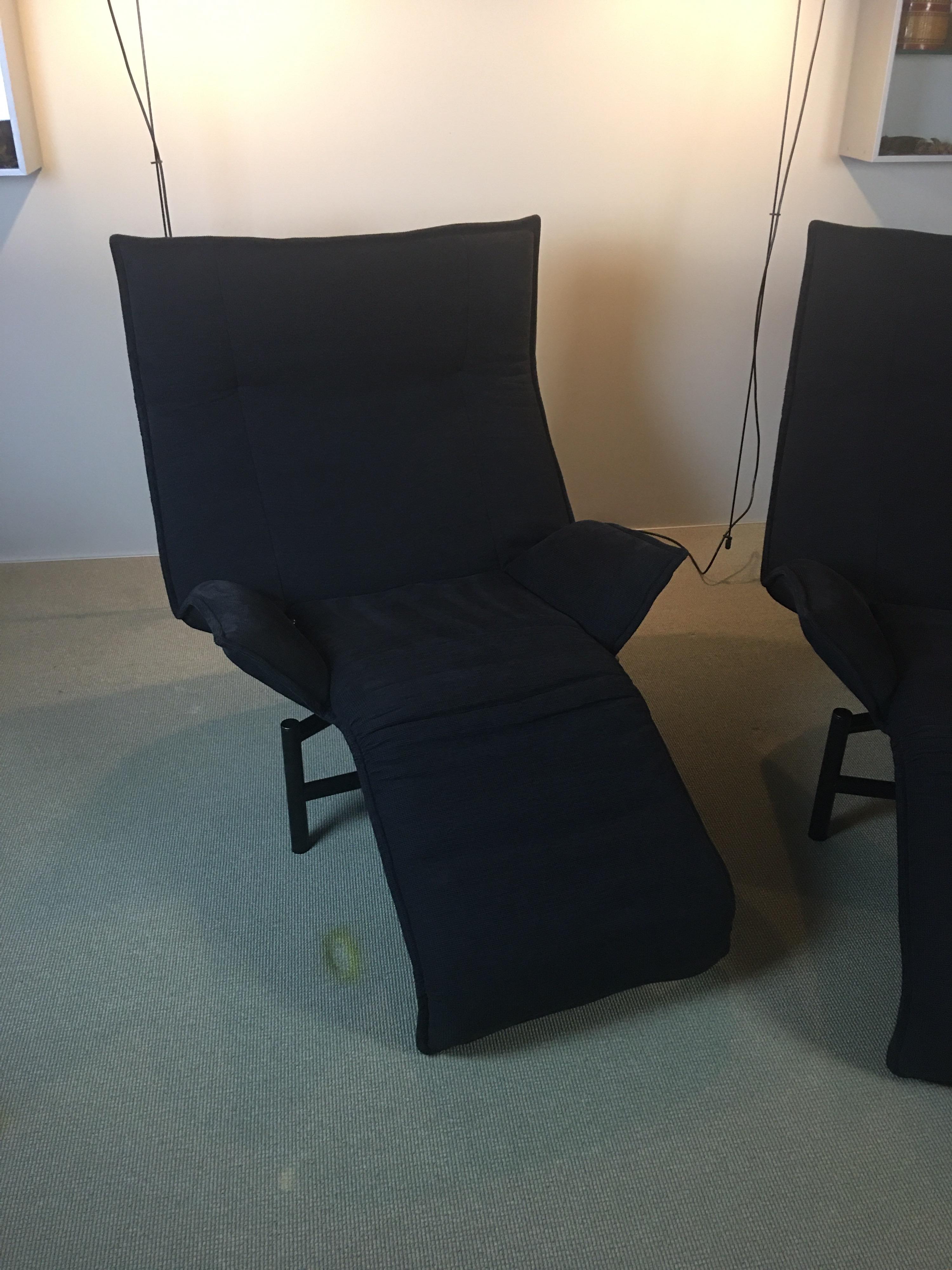 Pair of Cassina Veranda Adjustable Lounge Chairs by Vico Magistretti In Good Condition In Philadelphia, PA
