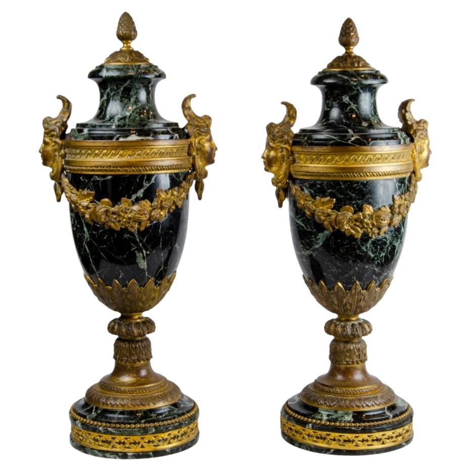Ein Paar Cassolettes im Louis-XVI.-Stil