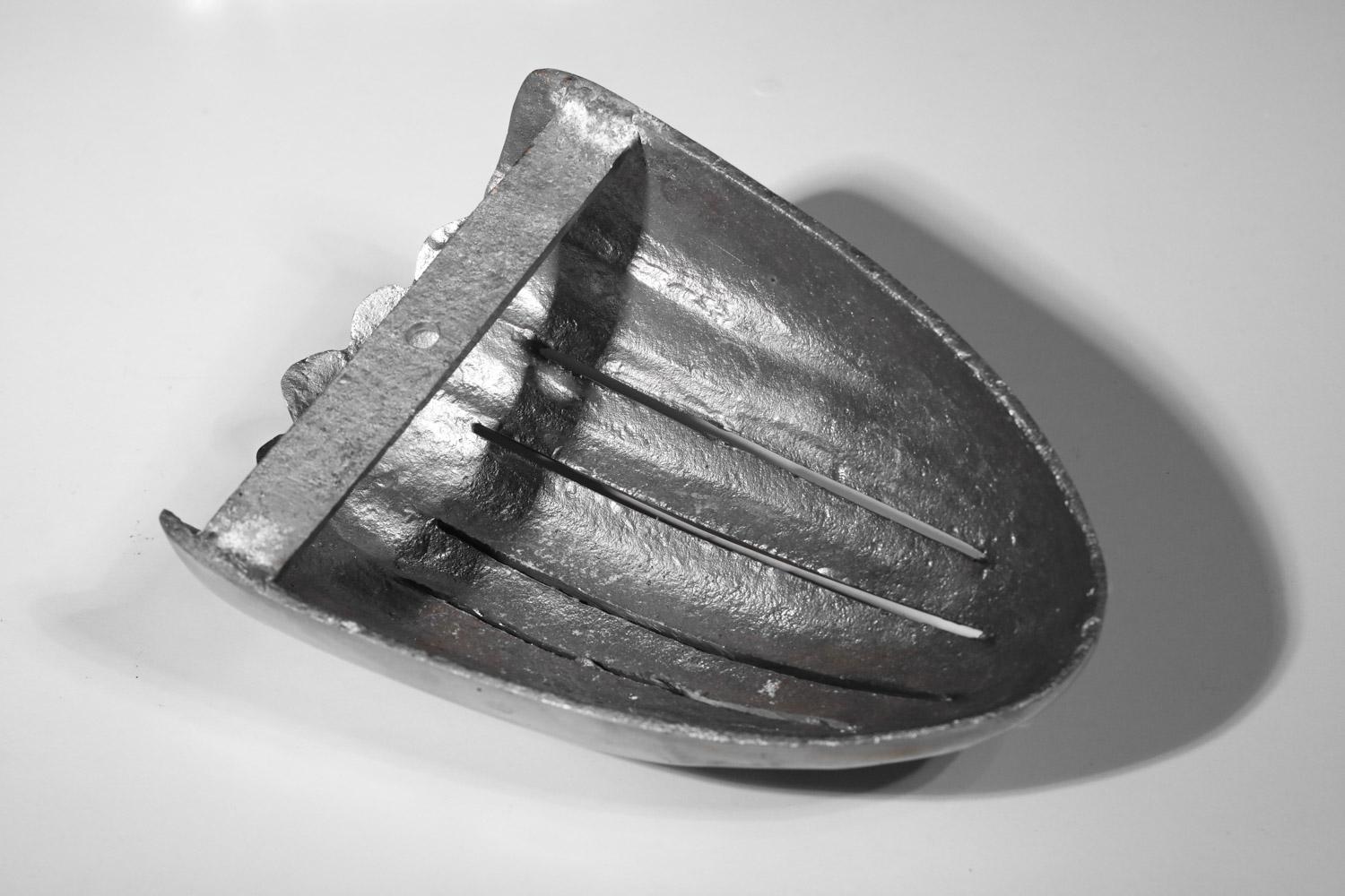 Pair of cast aluminum shell wall lights For Sale 1