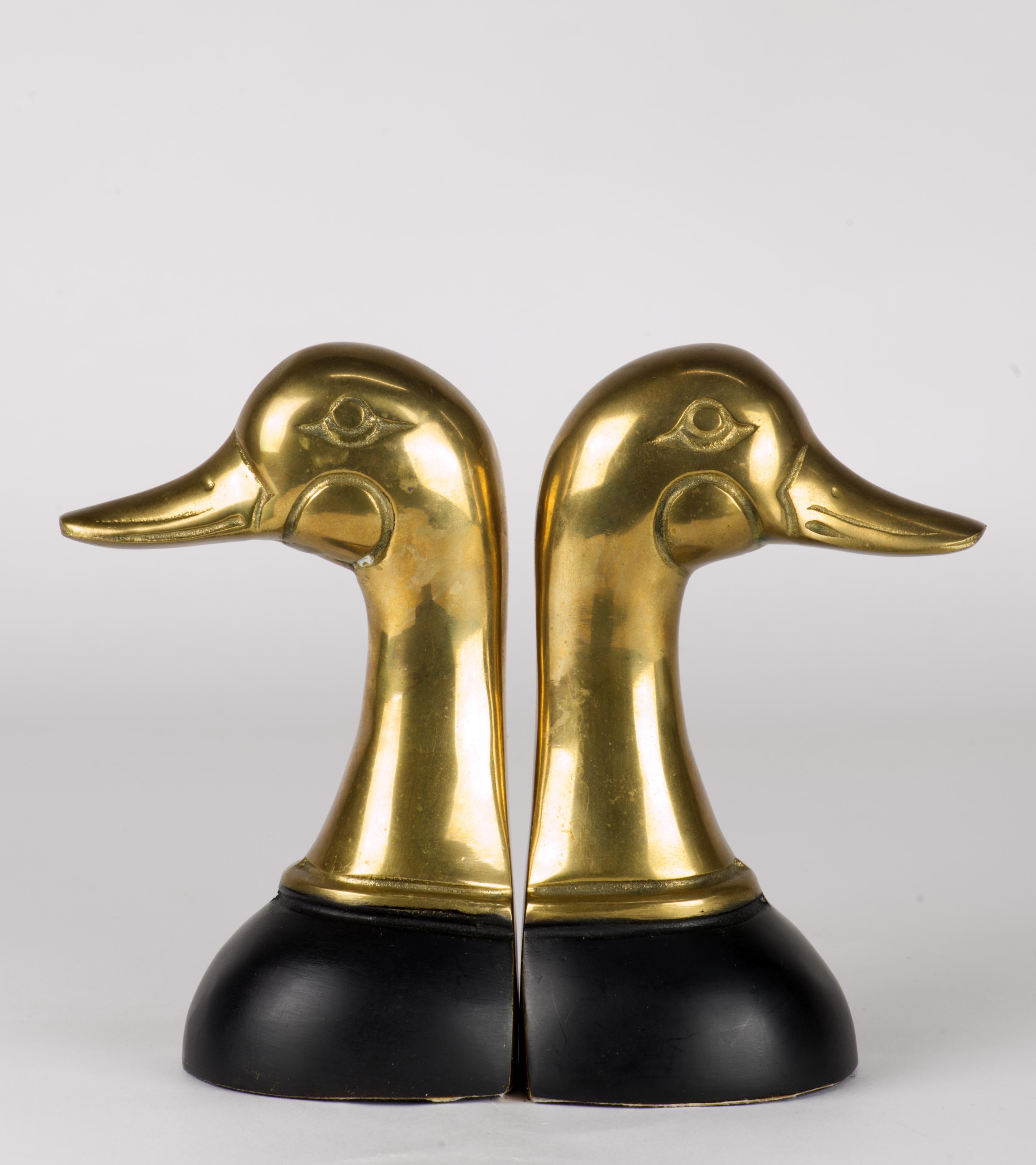 Paar Mallard Duck-Buchstützen aus gegossenem Messing, Mid-Century Modern im Angebot 1