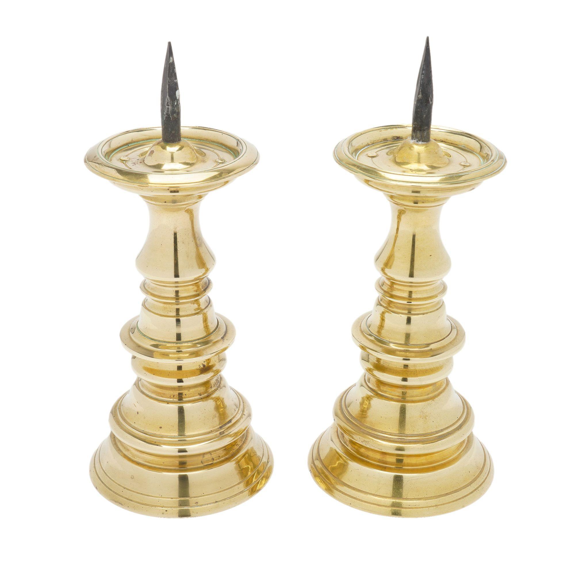 Pair of cast brass pricket candlesticks by Colonial Williamsburg, c. 1960 In Good Condition For Sale In Kenilworth, IL
