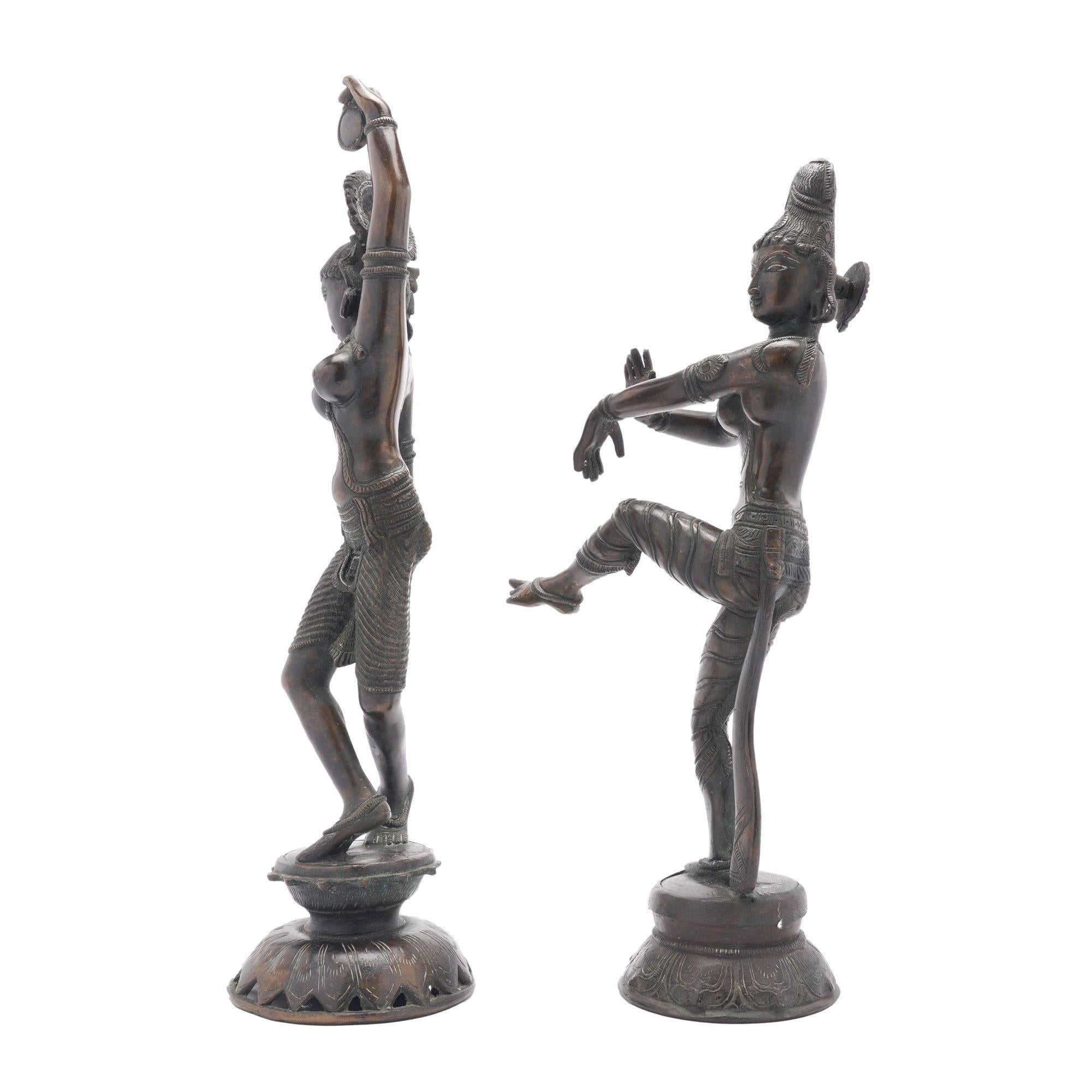 XIXe siècle Pair of cast bronze Hindu figures of Parvati & Shiva, c. 1800's en vente