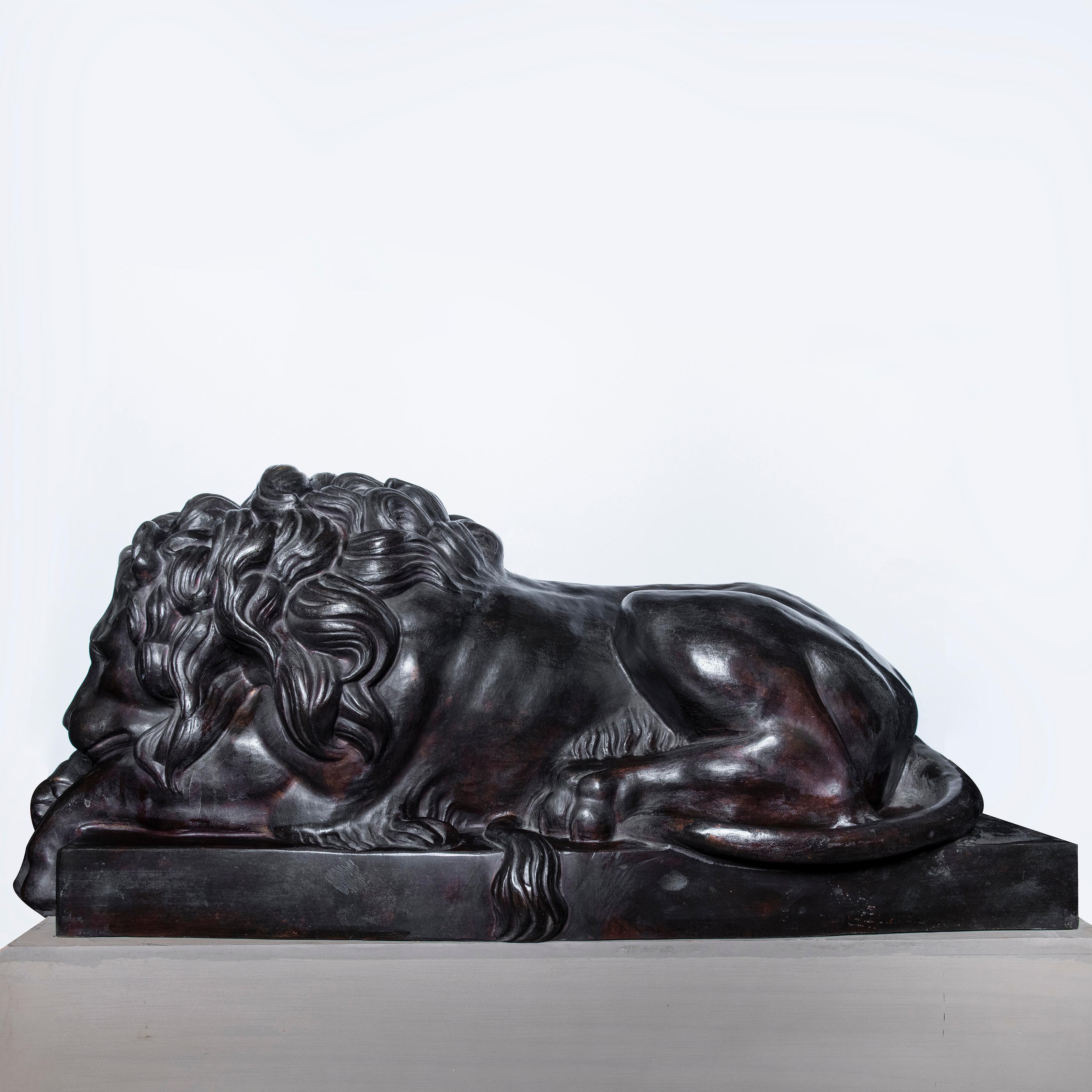 Pair of Cast Bronze Lions, Italy, Late 19th Century For Sale 2