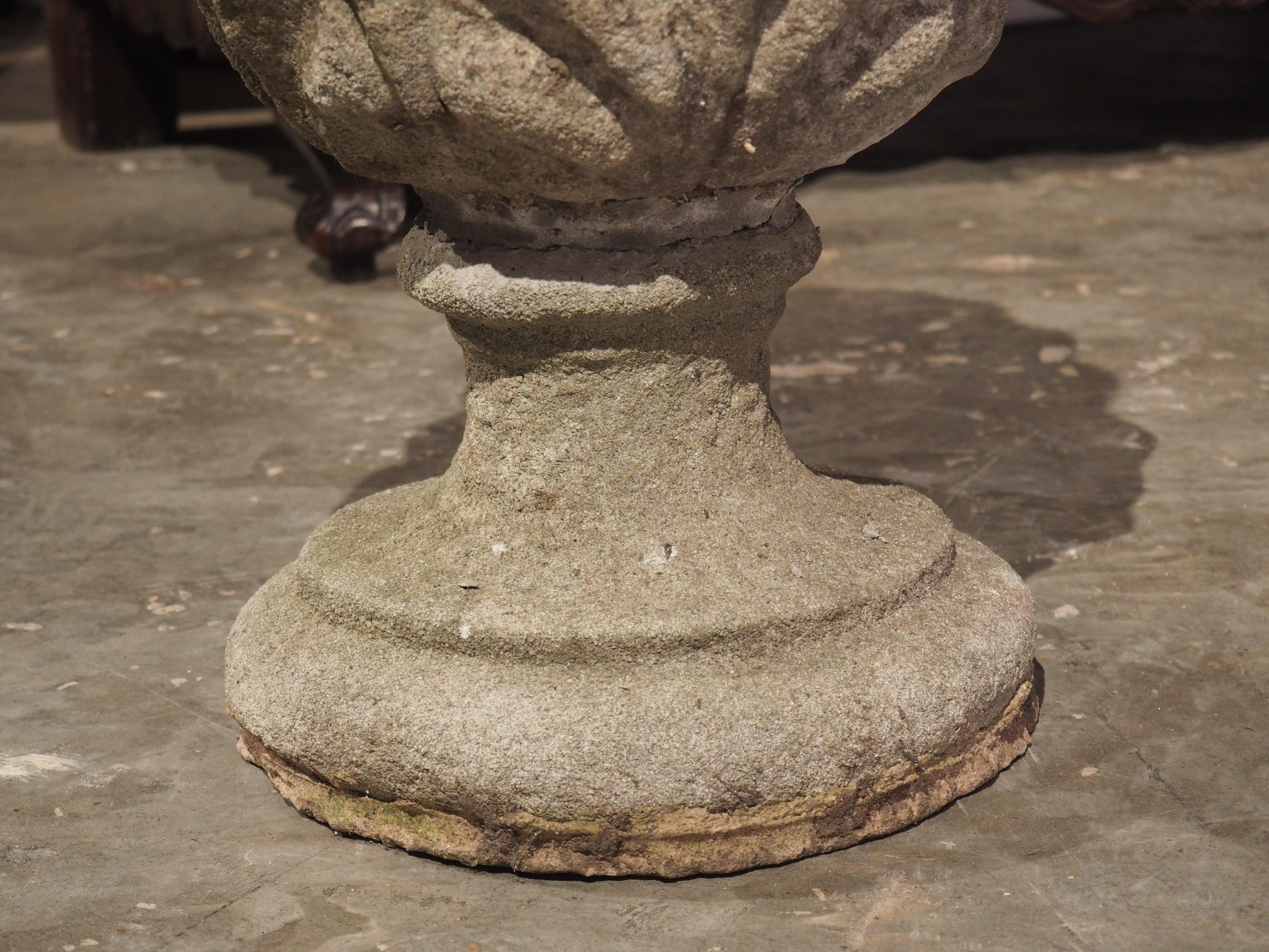 Pair of Cast Garden Pineapple Finials from England, Circa 1960 In Good Condition In Dallas, TX