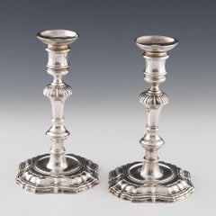 Paar gegossene georgianische Silber-Kerzenleuchter London 1742