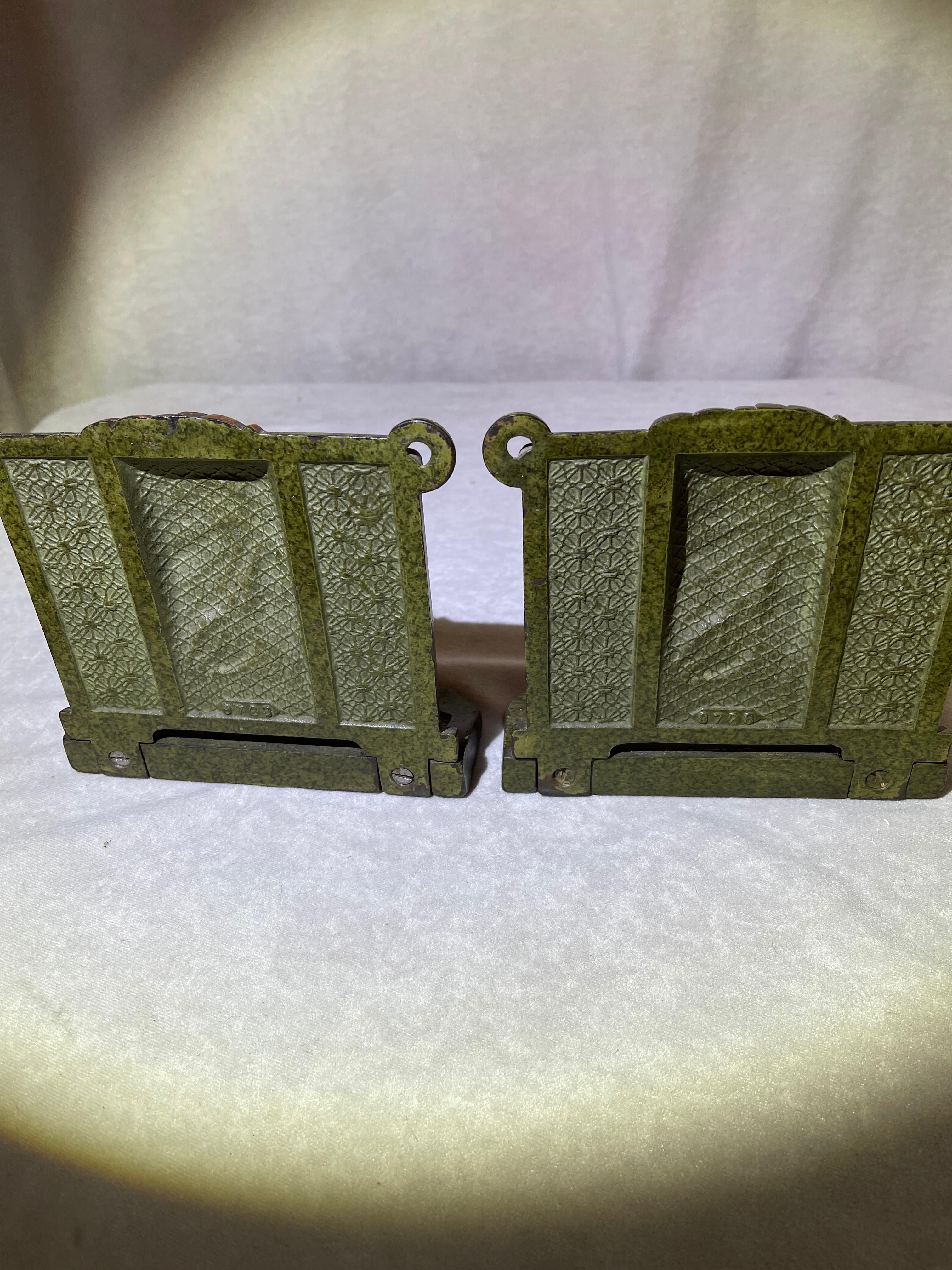 Pair of Cast Iron Bookends, American Indian Theme, by Judd Co, ca. 1910 For Sale 1