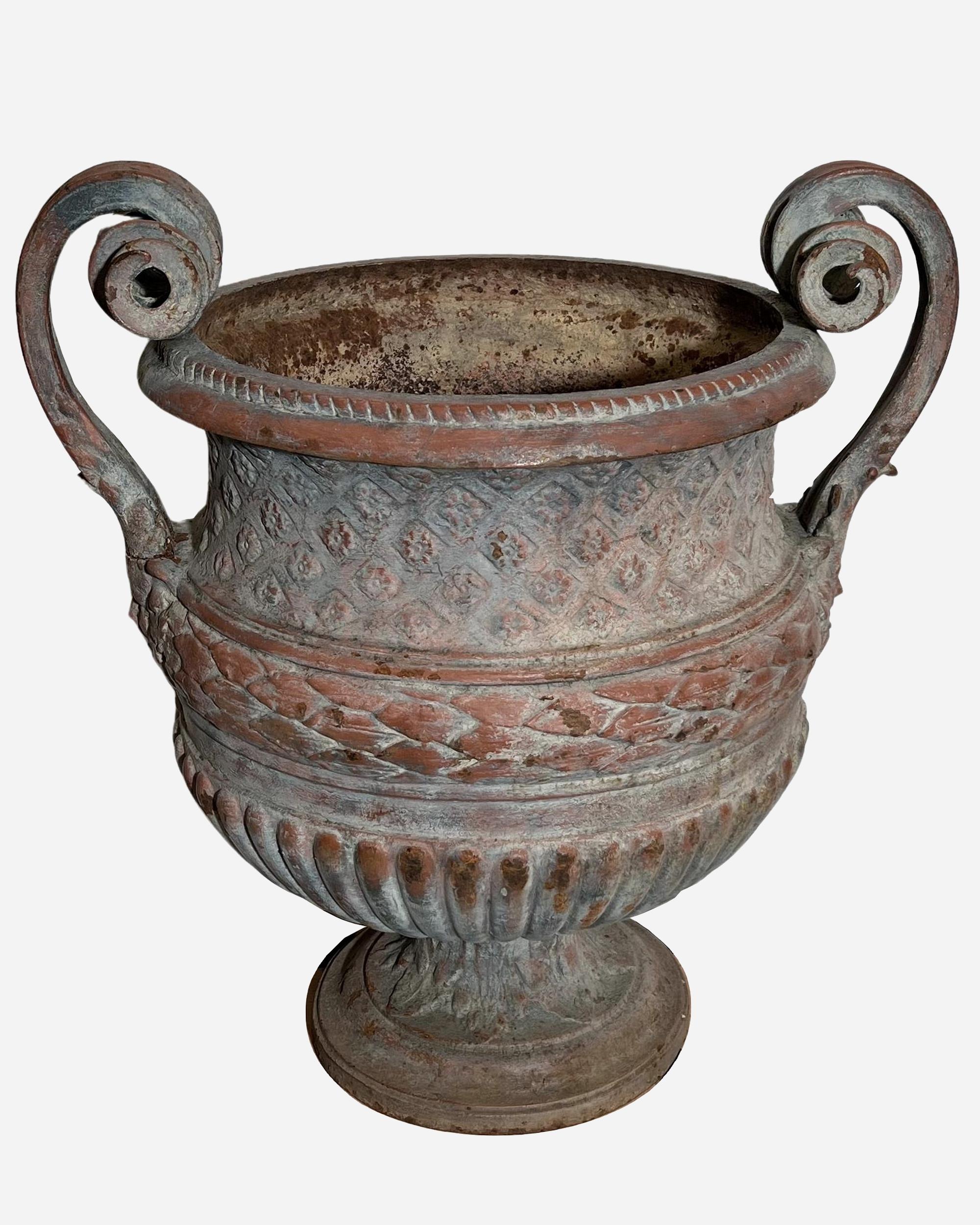 Splendid and important pair of cast iron garden vases from the Val d’Osne foundry.
They bear the foundry’s stamp on their base.
Height: 80 cm (31.5 inches)
Diameter with handles: 75 cm (29.5 inches)
Neck diameter: 50 cm (19.7 inches)

Story

The Val