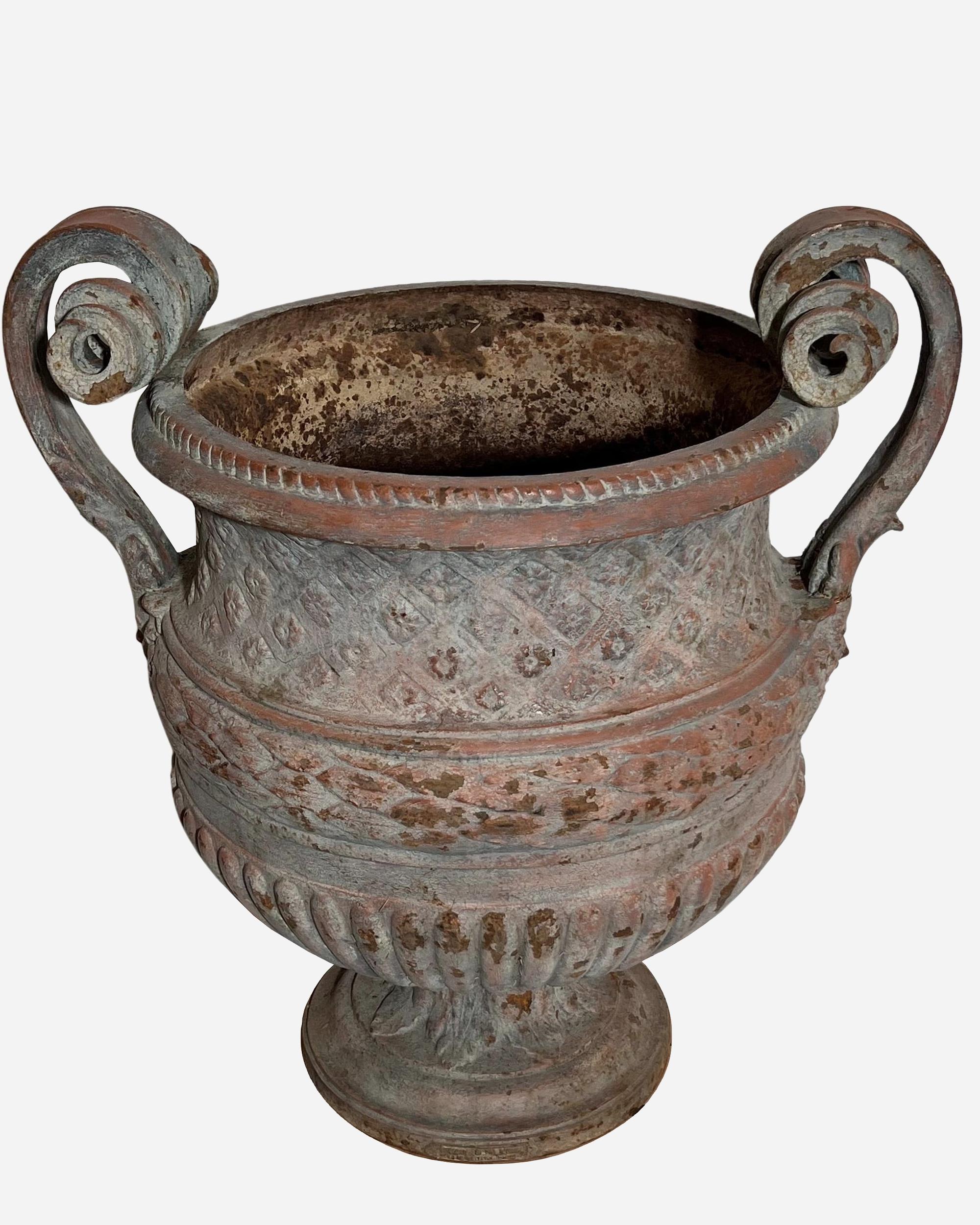 French Pair of cast iron garden vases, Fonderie d'art du Val d'Osne, France circa 1850 For Sale