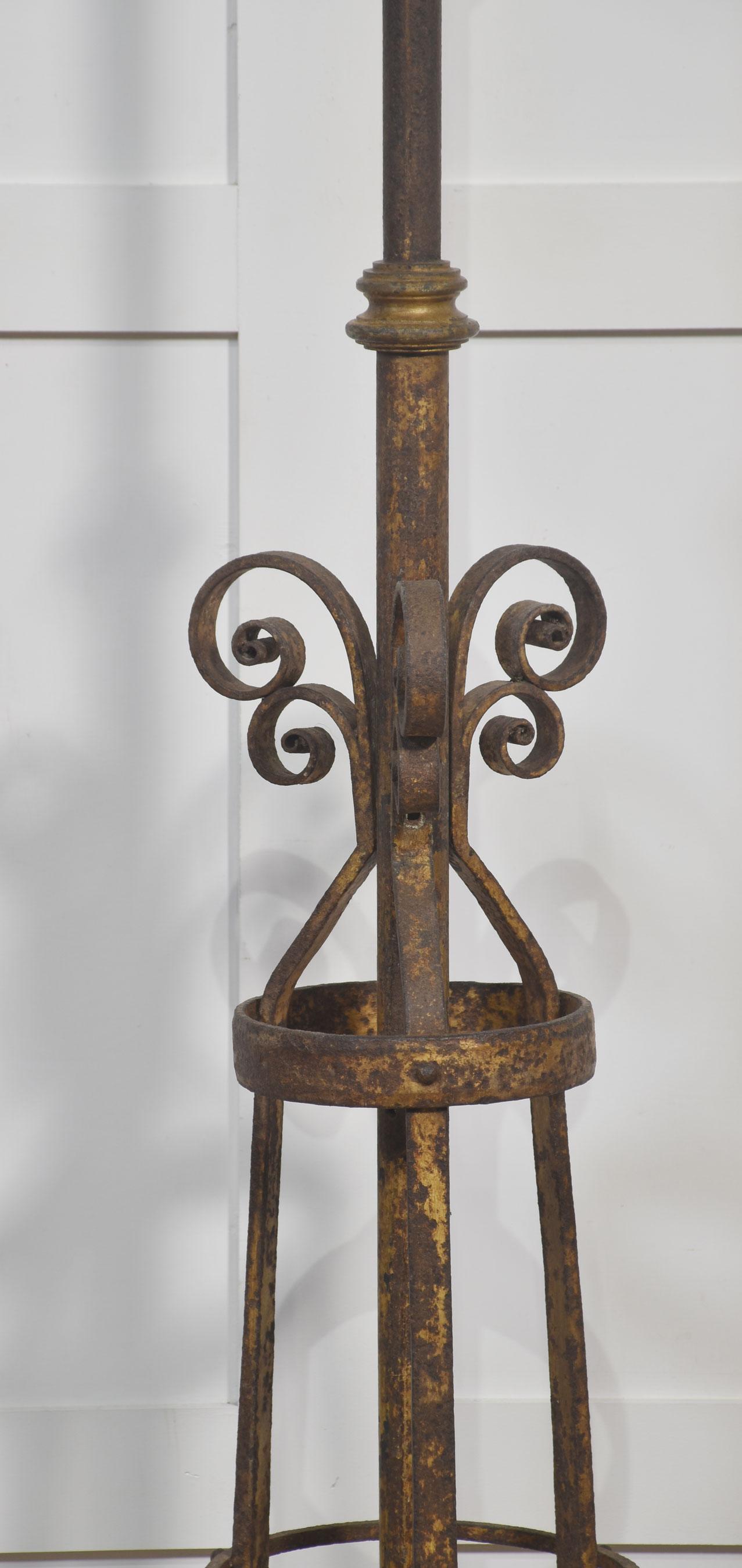 Pair of cast iron gas light candelabras In Good Condition For Sale In Cheshire, GB