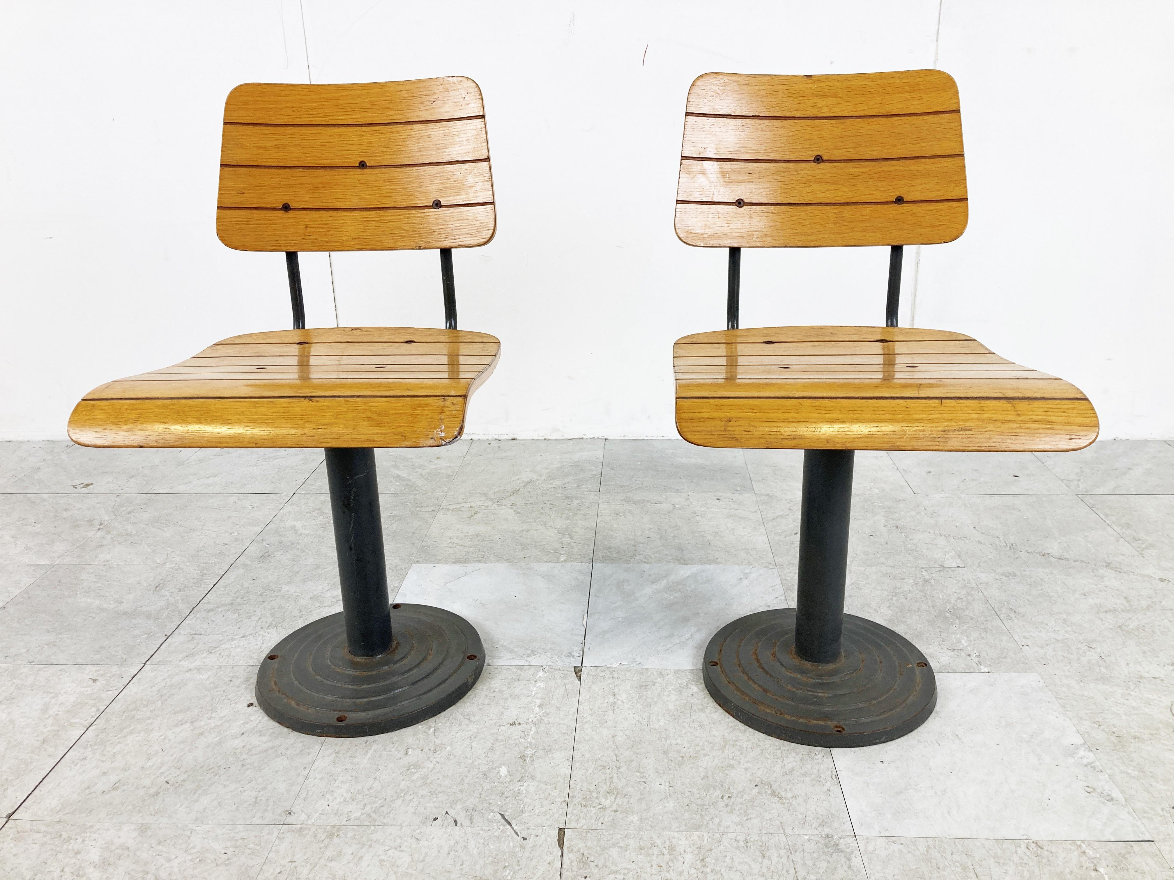 Pair of Cast Iron Industrial Stools, 1950s In Good Condition In HEVERLEE, BE