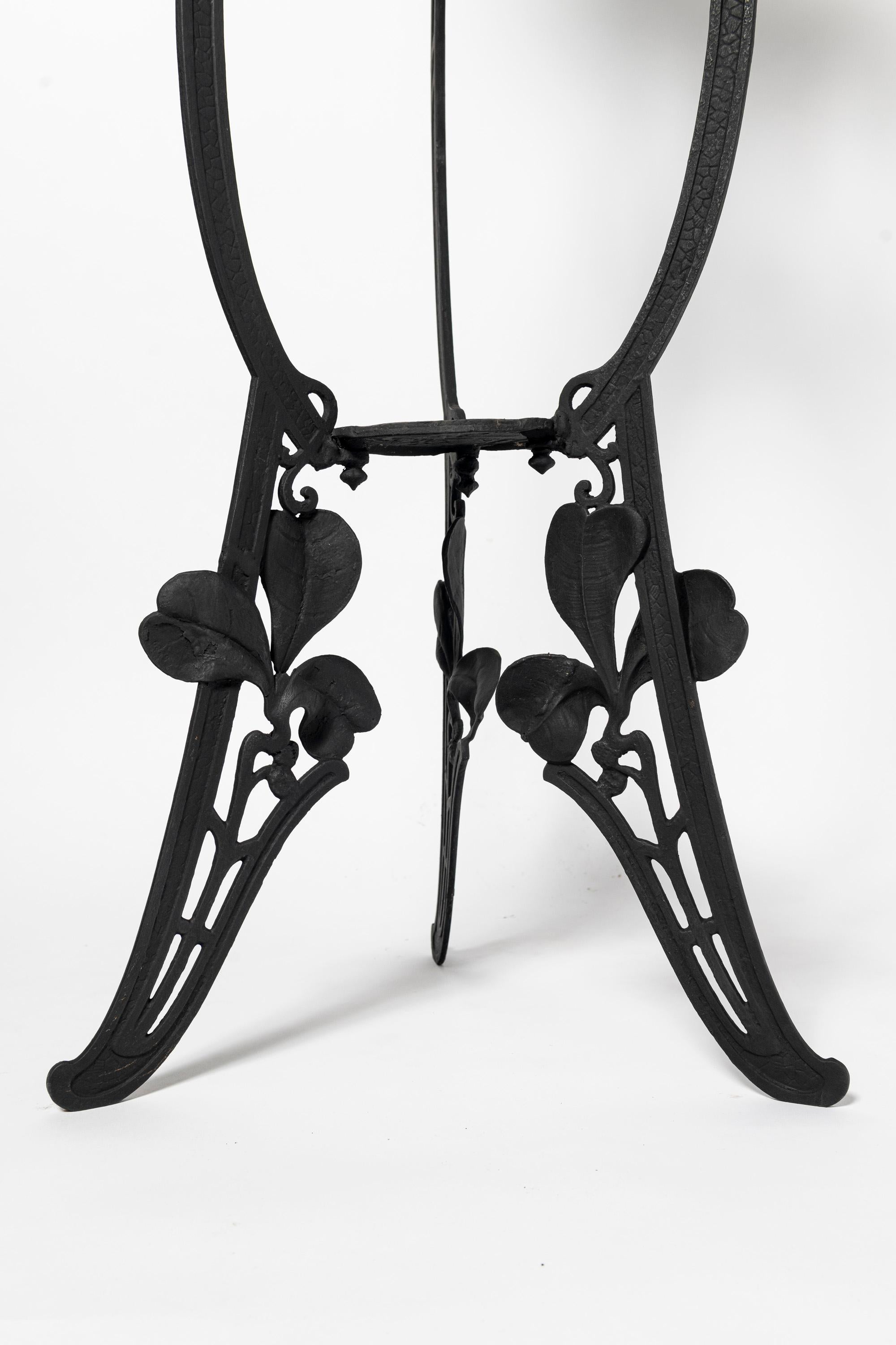 Cast Pair of cast iron pedestals, art nouveau period. France, early 20th century. For Sale