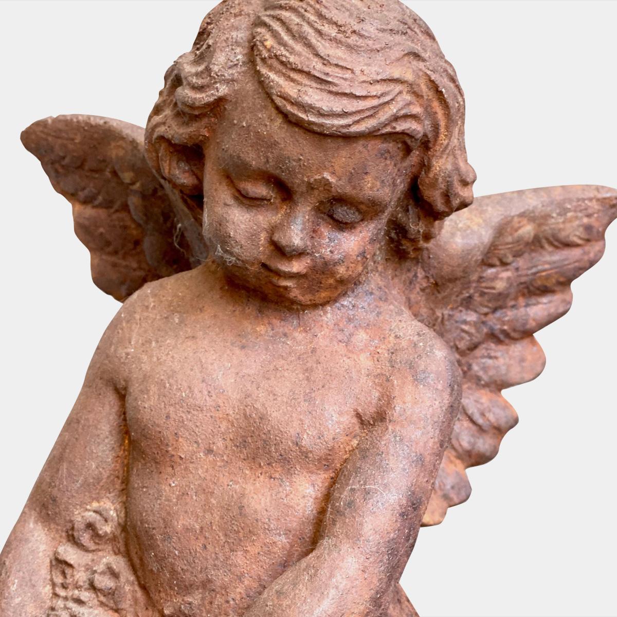 Néoclassique Paire de figurines de putti en fonte en vente