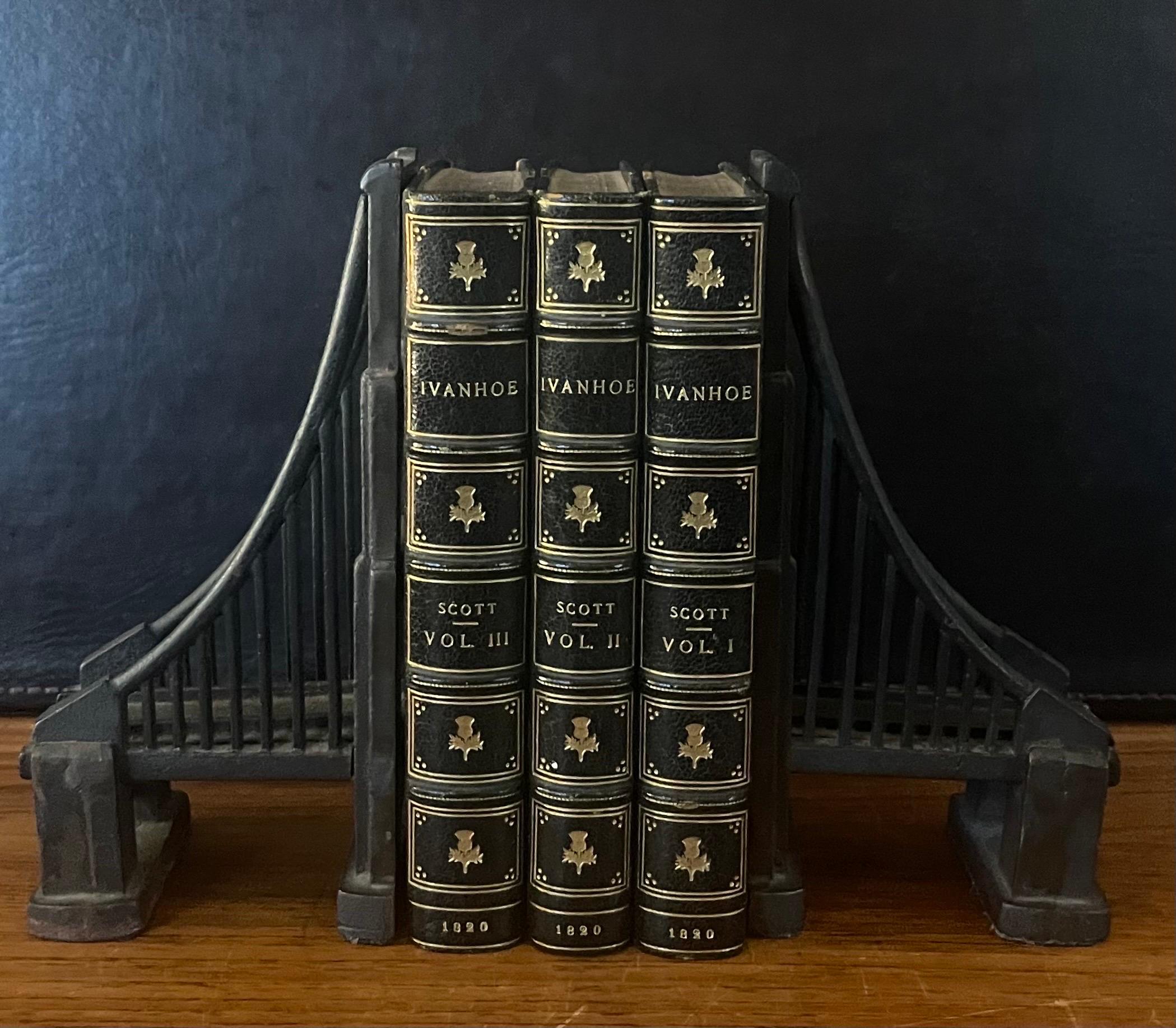 brooklyn bridge bookends