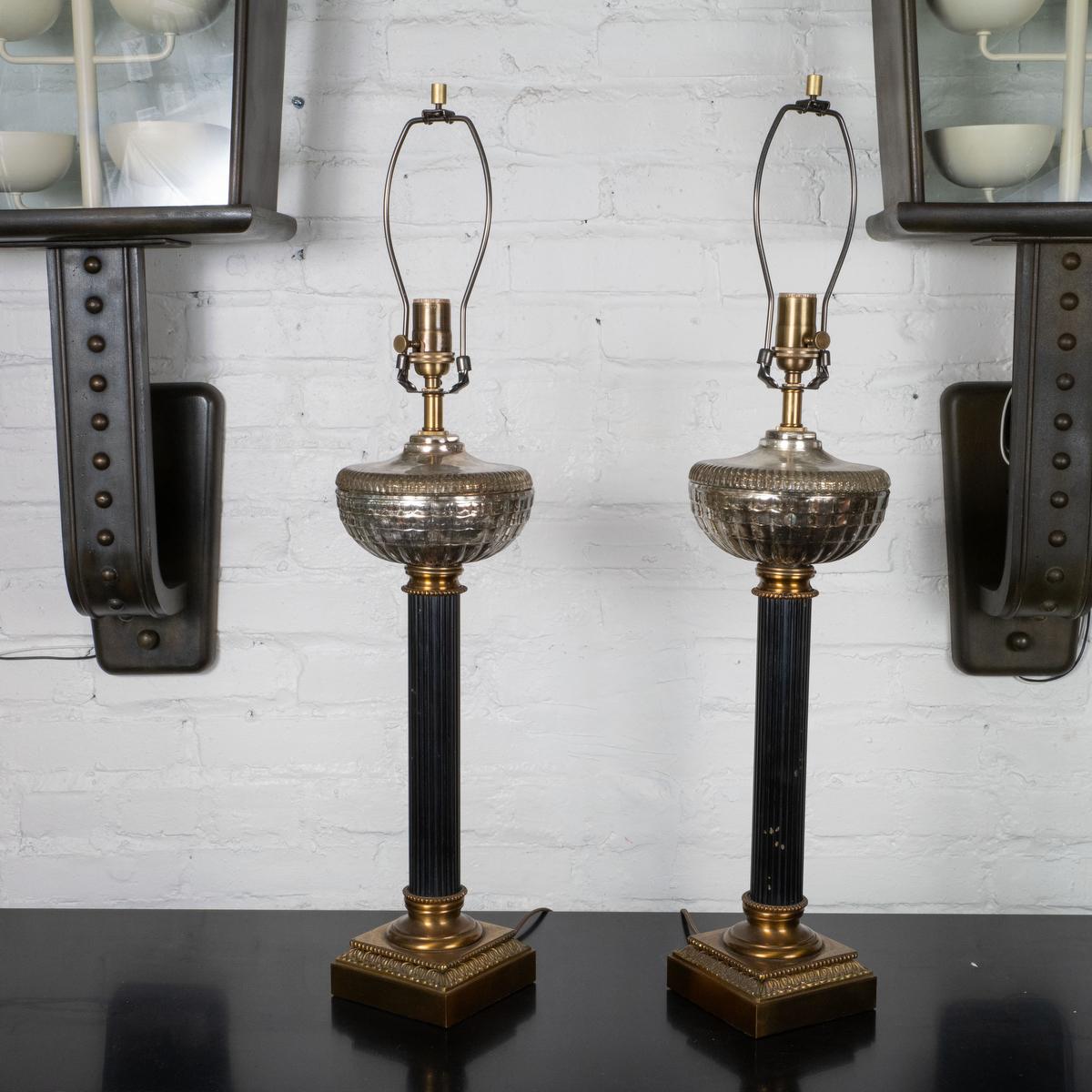 Paar Quecksilberglassäulen-Tischlampen aus Guss (amerikanisch) im Angebot