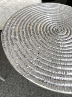 Pareja de mesas auxiliares de metal fundido, Italia, años 90