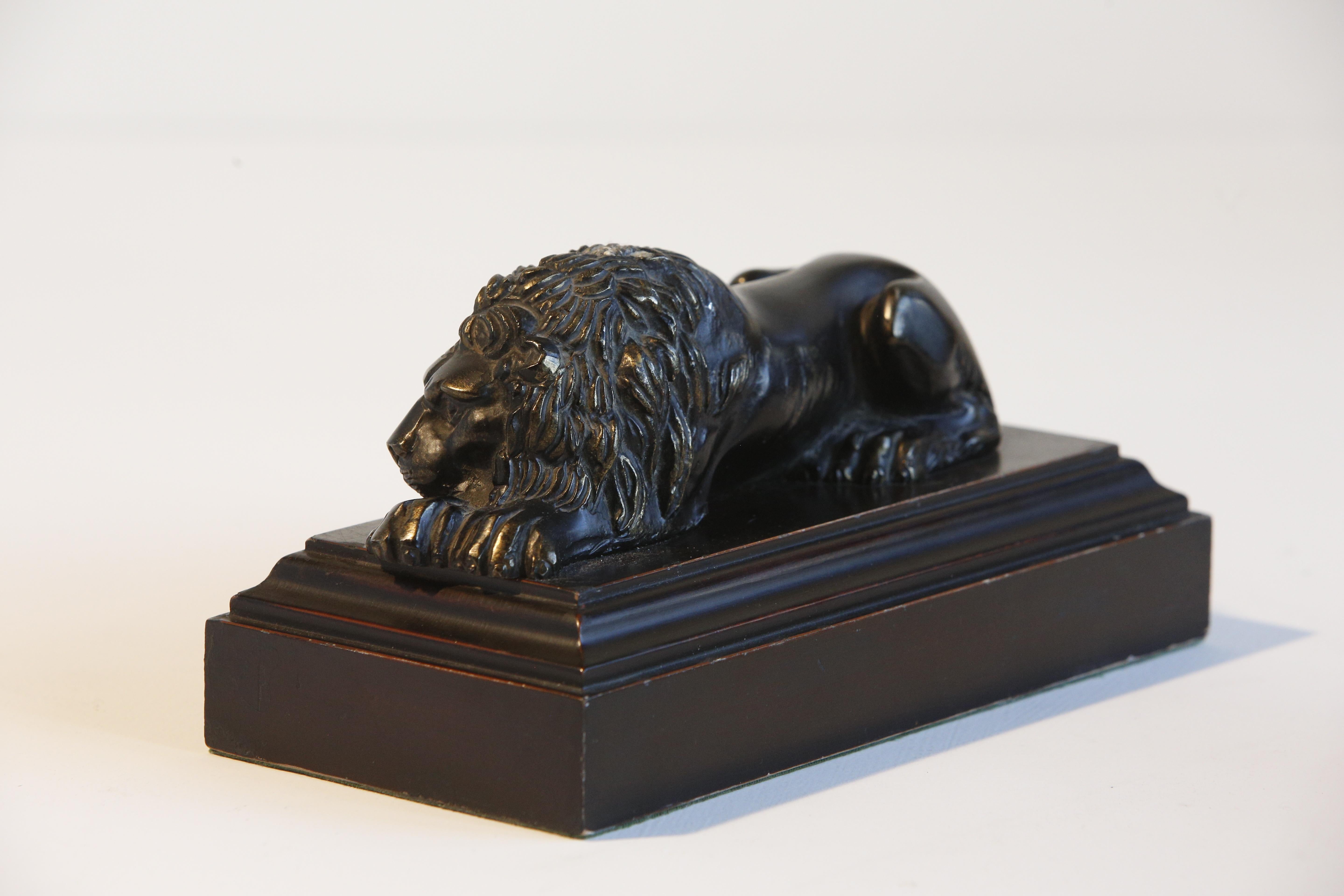 Pair of Cast Sculptures Bronze Lions, after Antonio Canova, 19th Century For Sale 5
