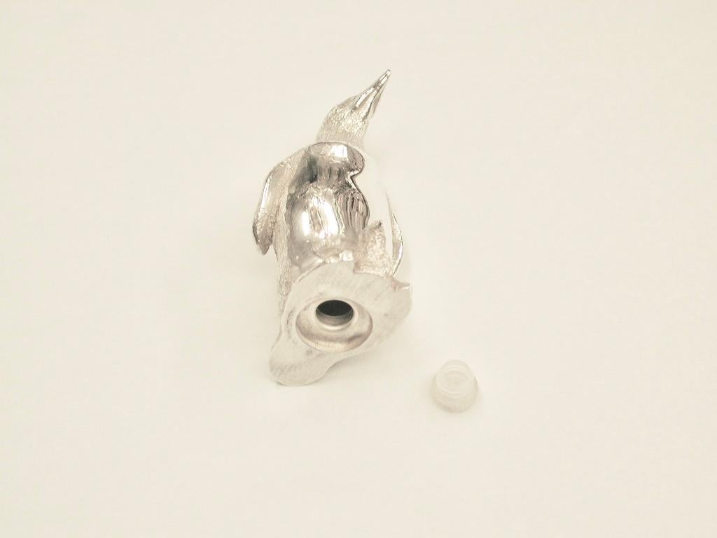 Pair of Cast Silver Penquin Pepper and Salt Shakers, Richard Comyns, London, 1992 2